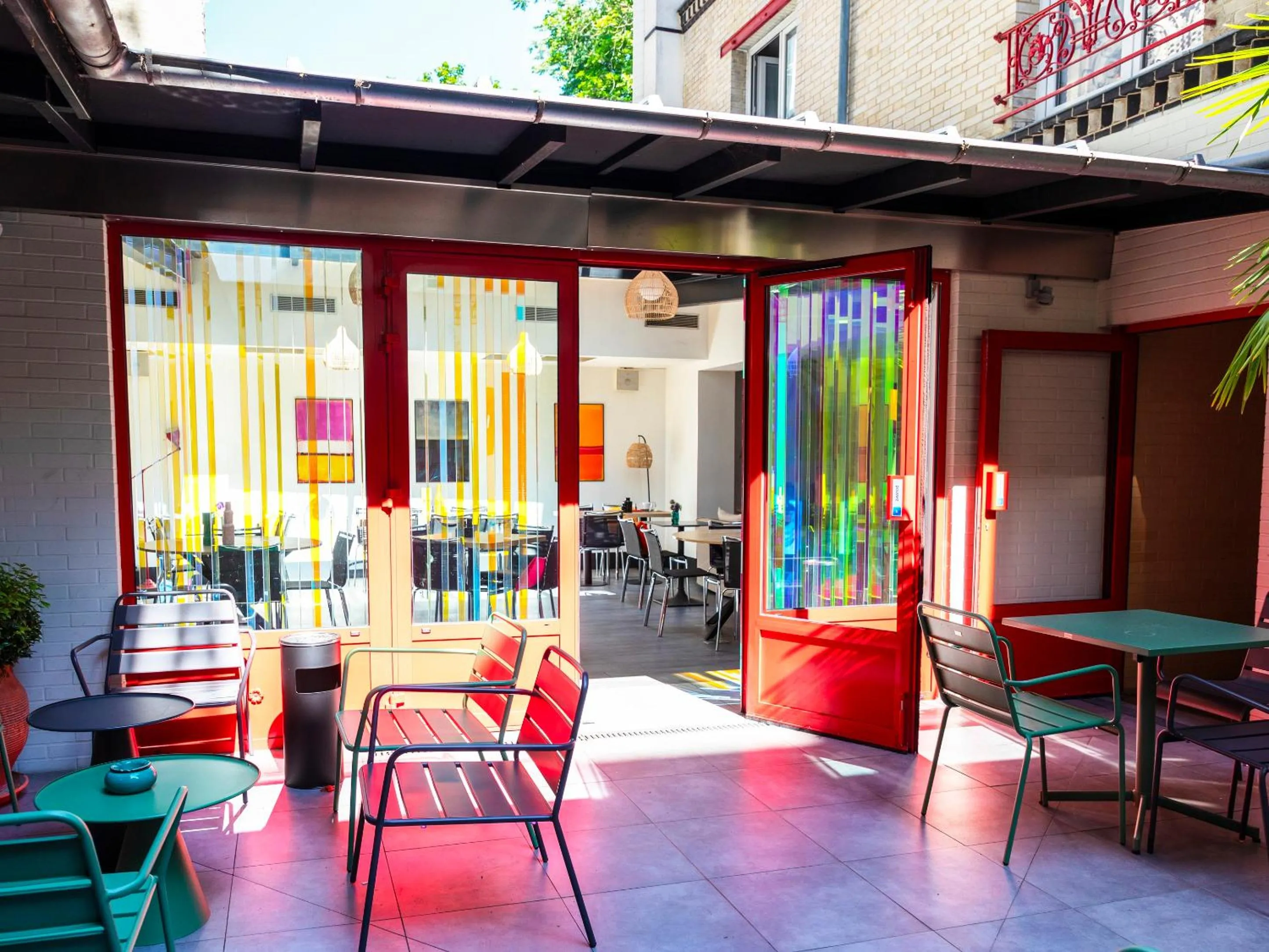 Patio in Porte de Versailles Hotel