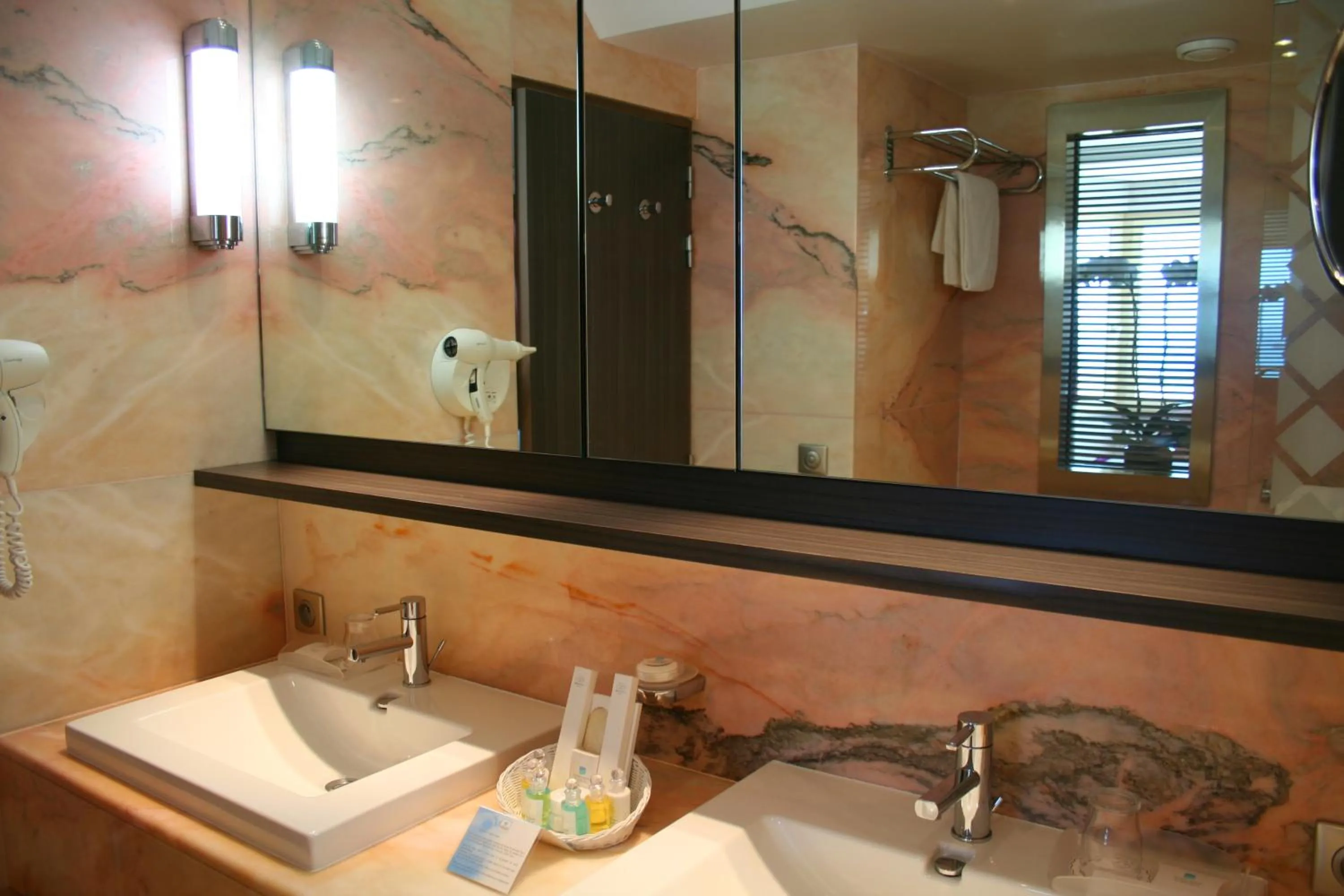 Bathroom in Grand Hôtel Des Thermes