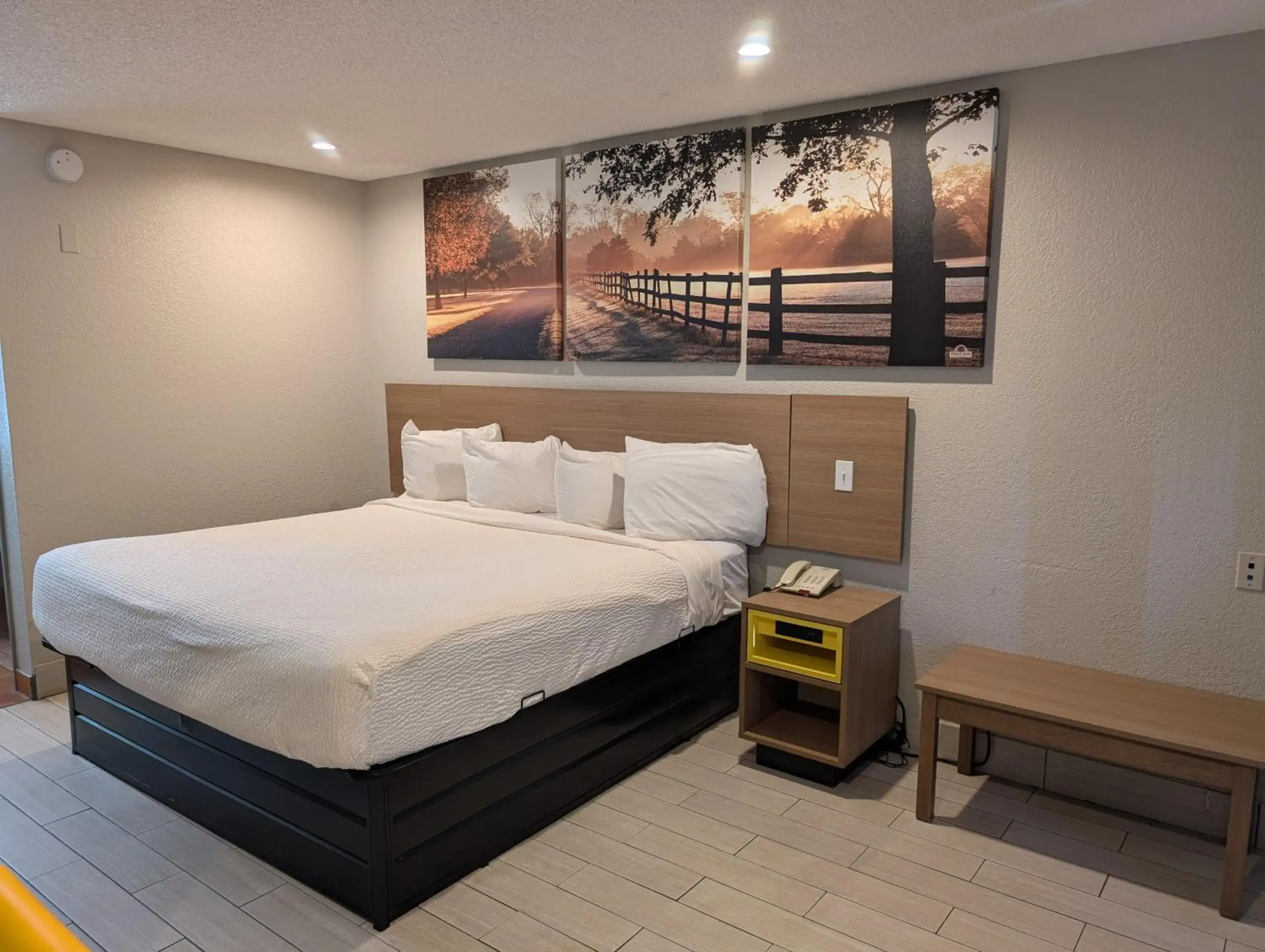 Photo of the whole room, Bed in Days Inn by Wyndham Arcadia Louisiana Photo of the whole room, Bed in Days Inn by Wyndham Arcadia Louisiana