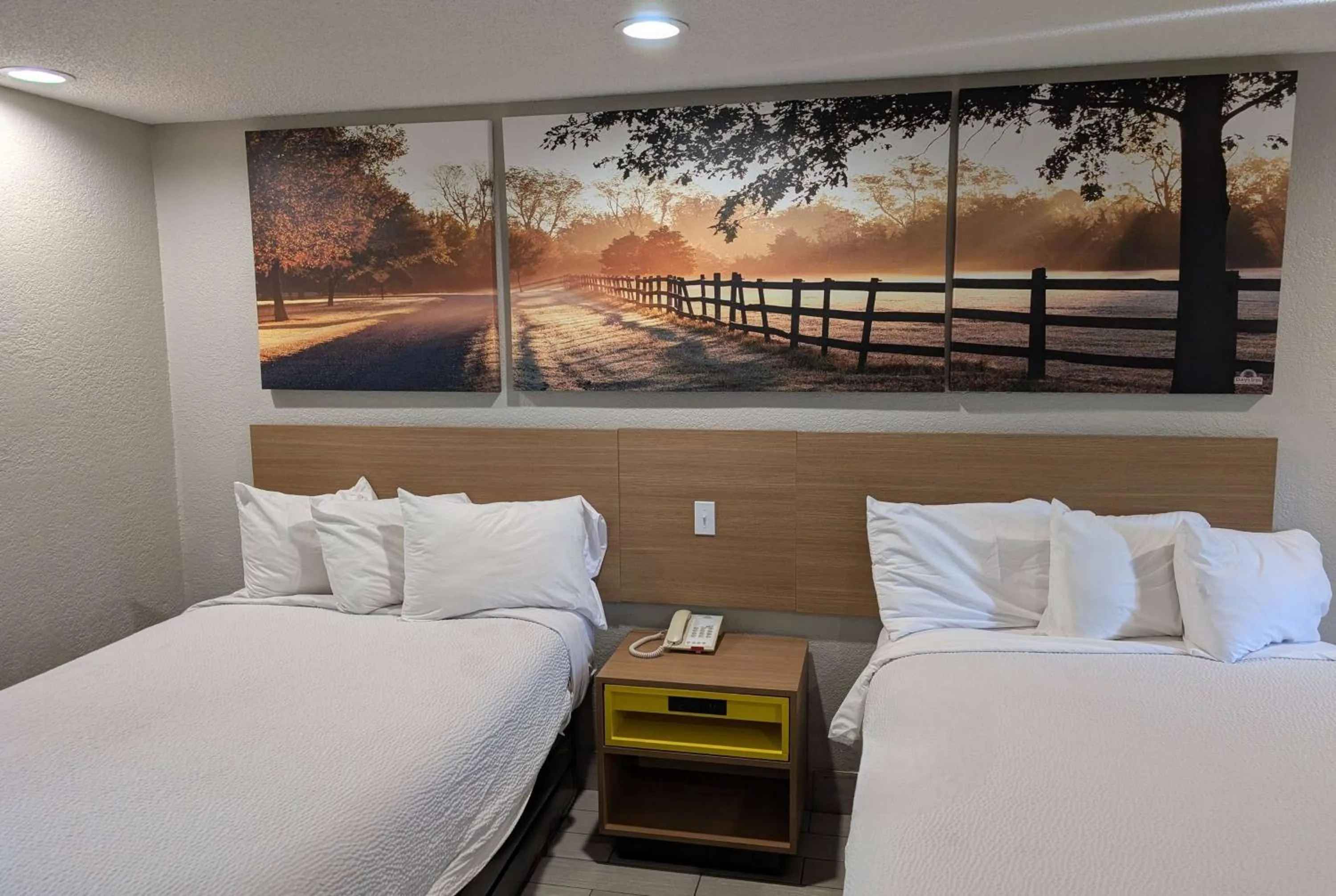 Photo of the whole room, Bed in Days Inn by Wyndham Arcadia Louisiana