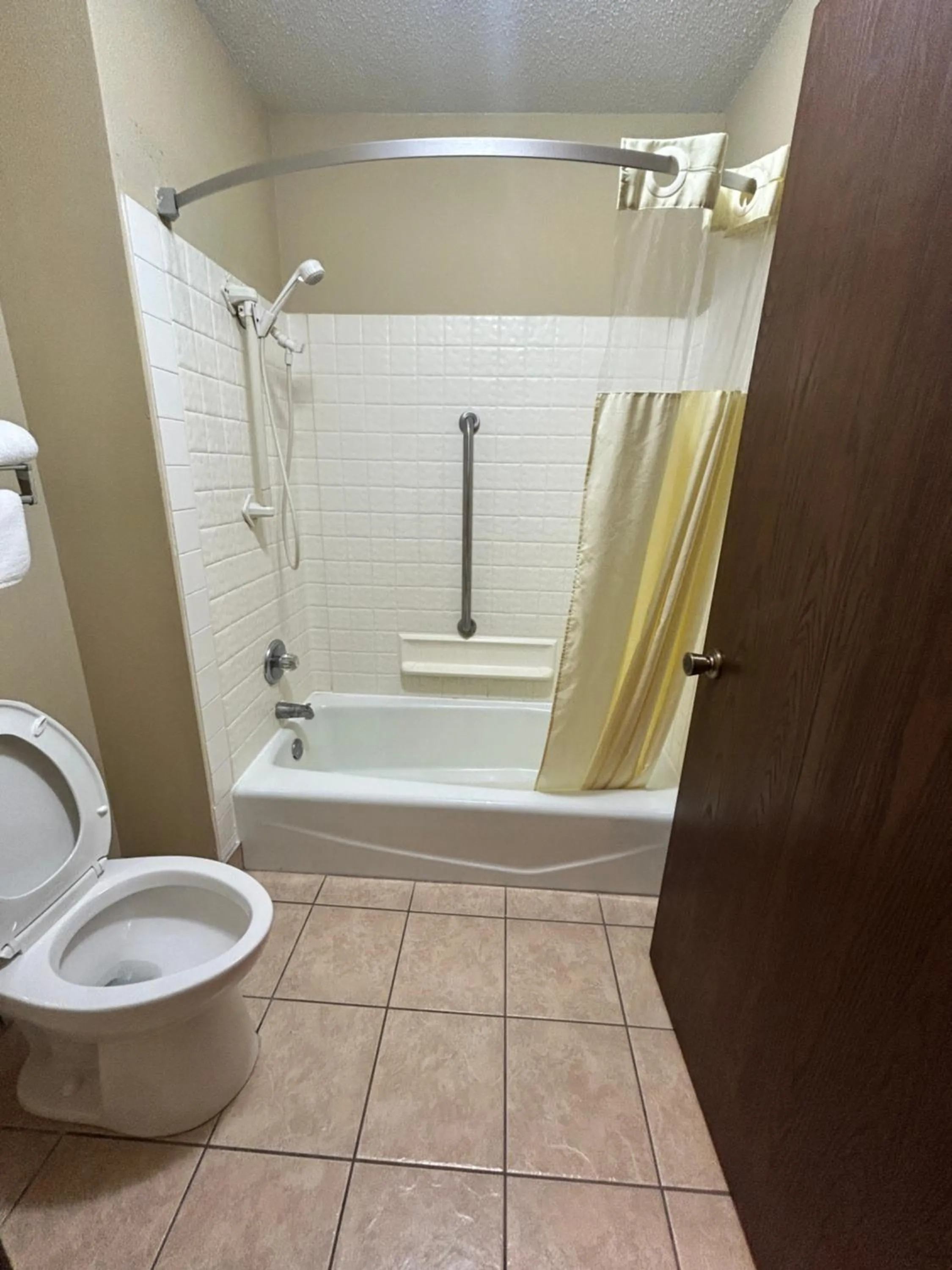 Bathroom in Relax Inn and Suite Adair I 80