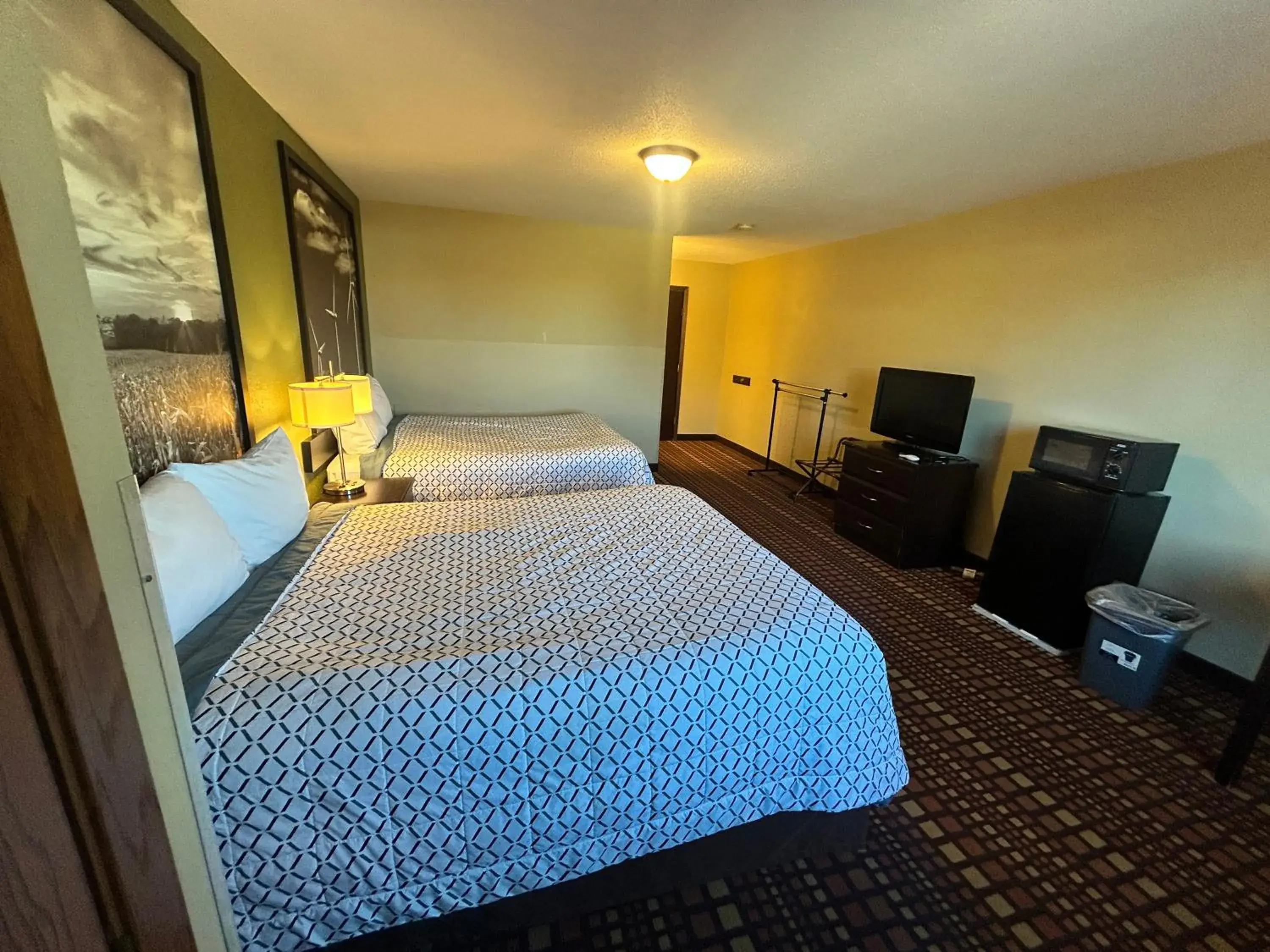 2 Queen Beds Non-Smoking in Relax Inn and Suite Adair I 80 2 Queen Beds Non-Smoking in Relax Inn and Suite Adair I 80