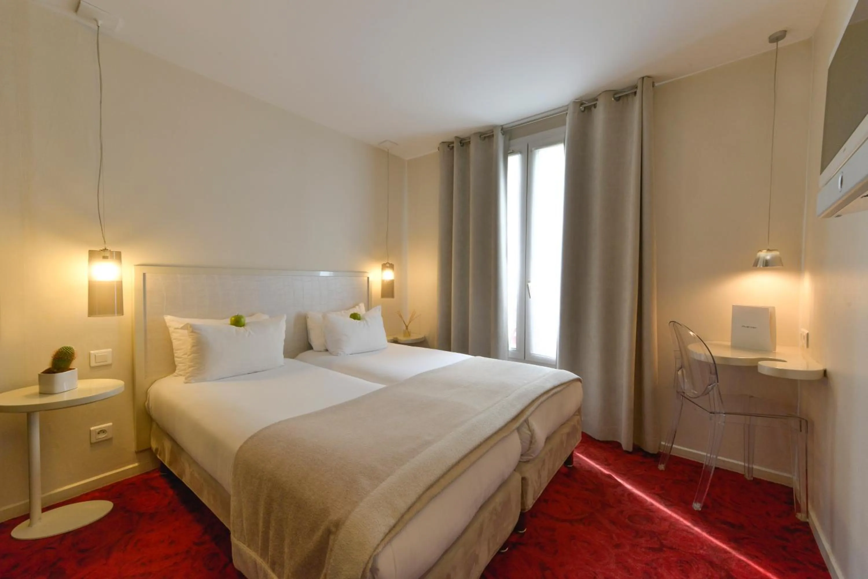 Photo of the whole room, Bed in Le Quartier Bercy-Square