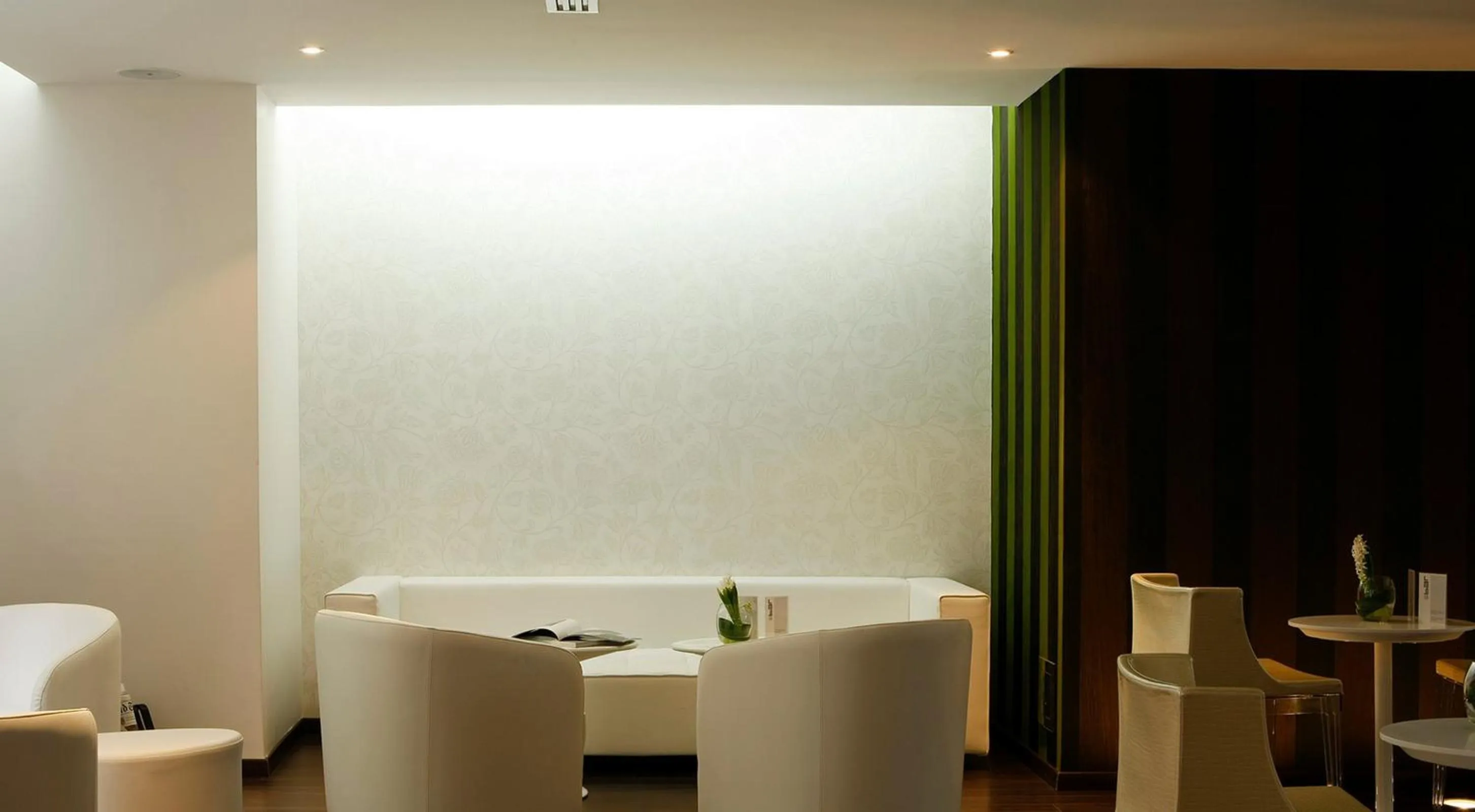 Lounge or bar in Le Quartier Bercy-Square