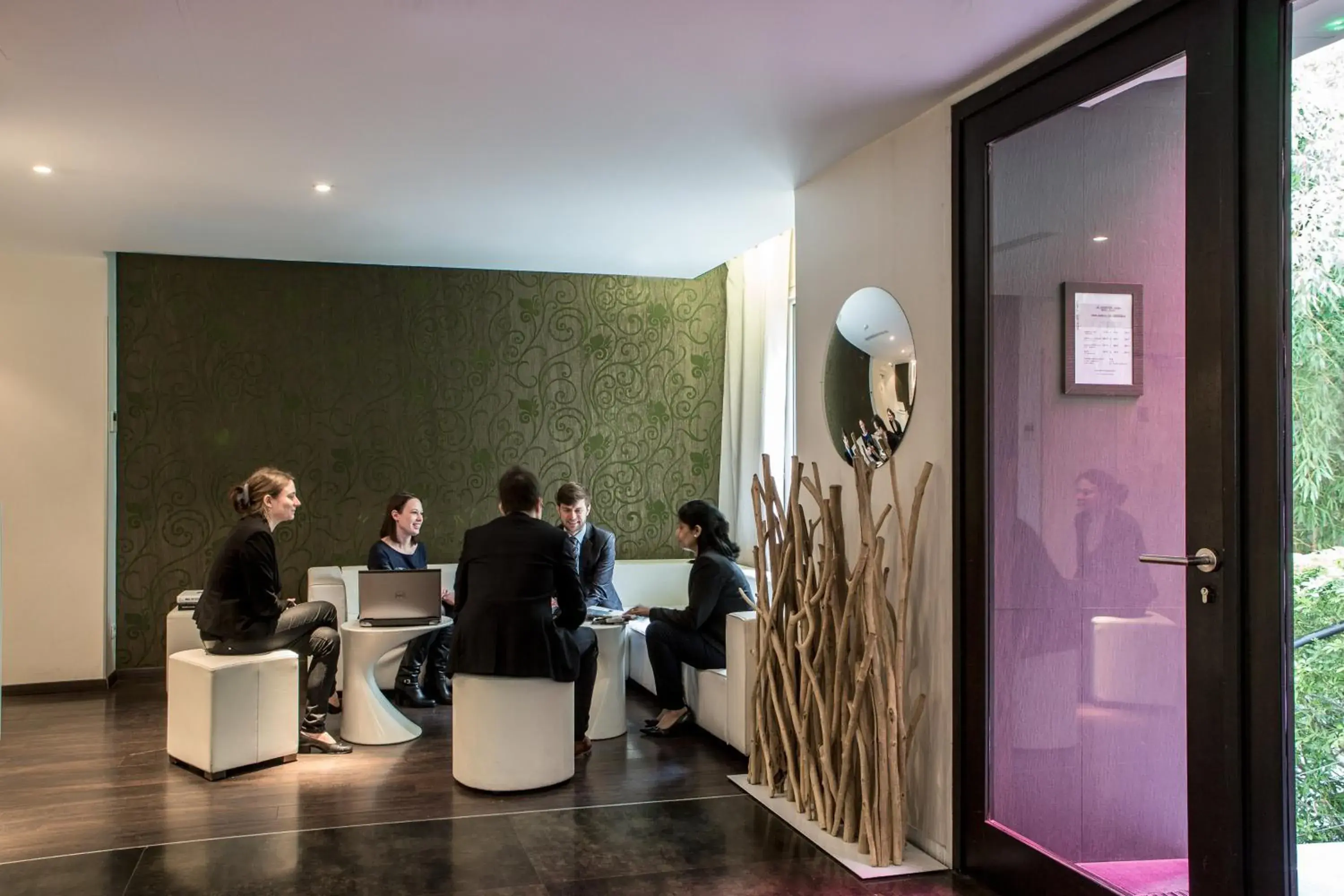 Lounge or bar in Le Quartier Bercy-Square Lounge or bar in Le Quartier Bercy-Square