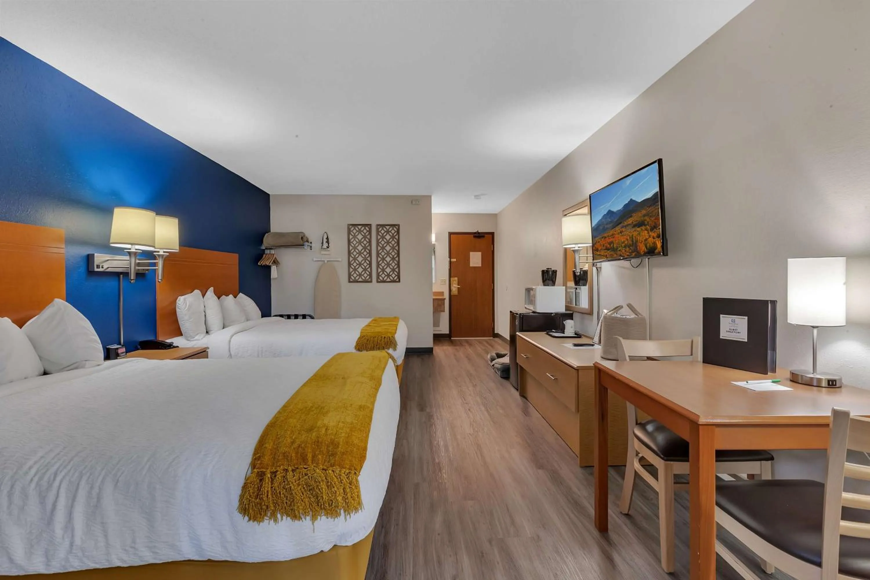 Bedroom, Bed in SureStay Hotel by Best Western Spicer