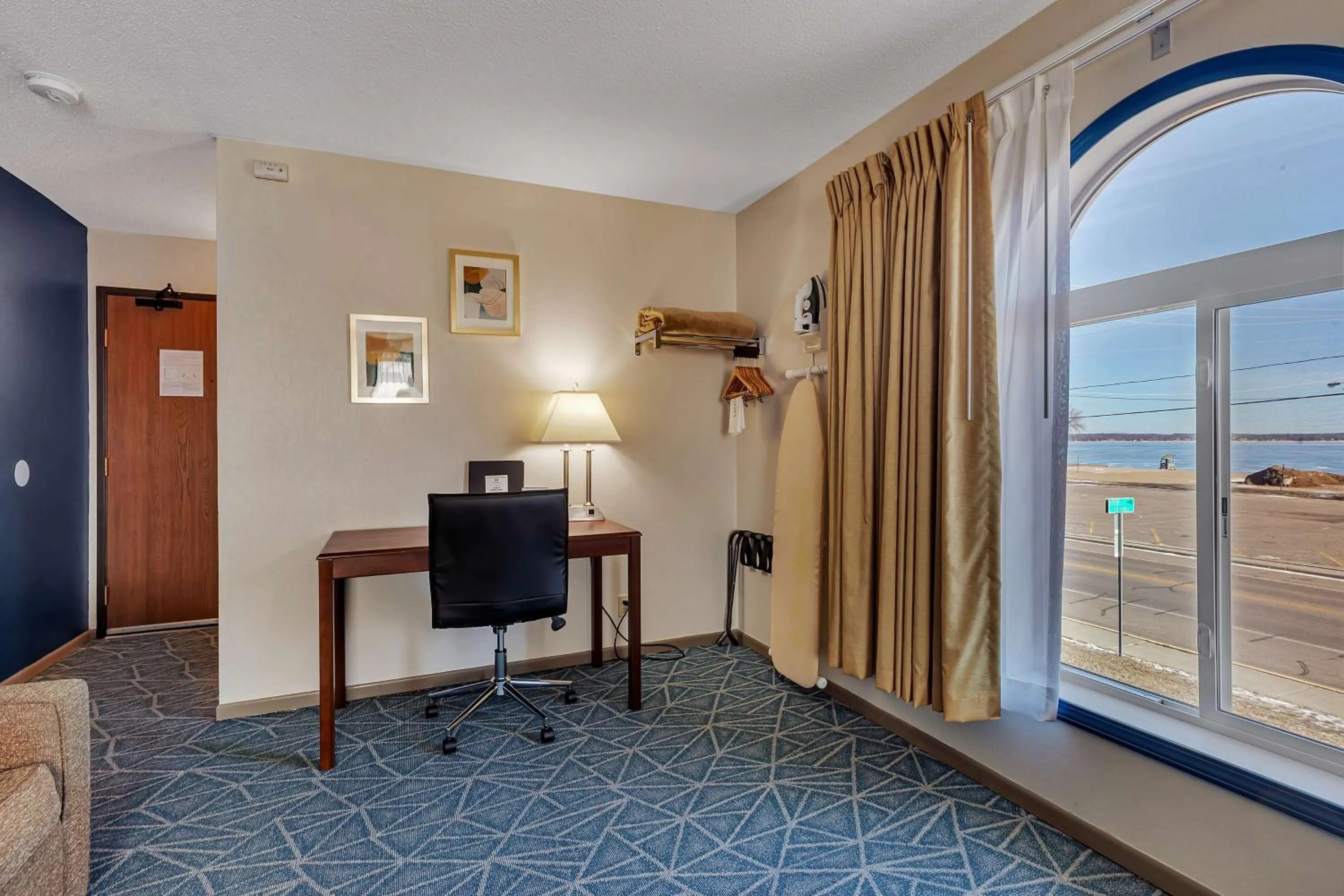 Bedroom in SureStay Hotel by Best Western Spicer