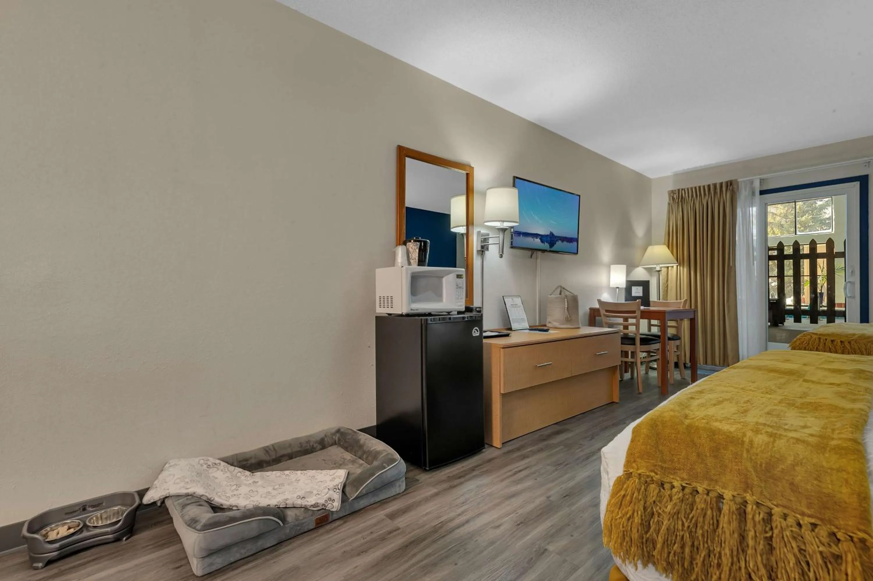 Bedroom, Bed in SureStay Hotel by Best Western Spicer