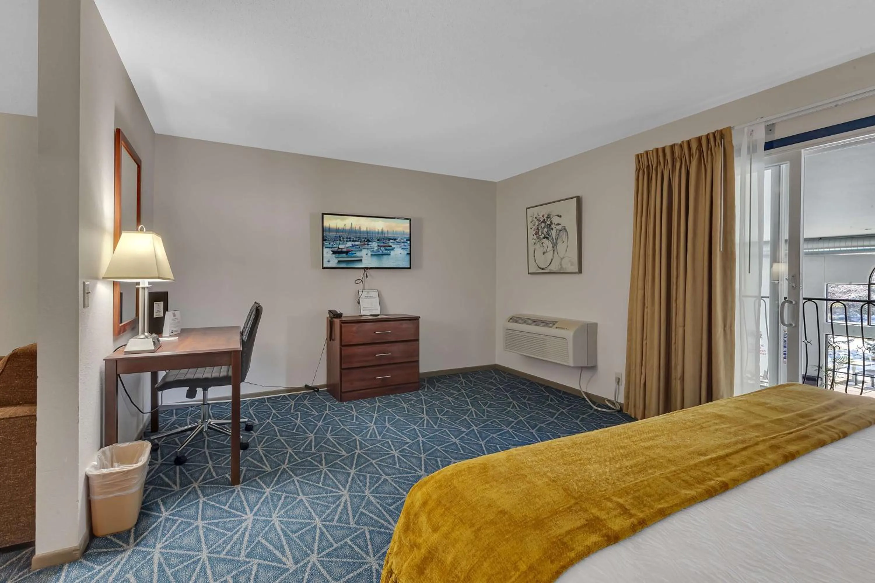 Bedroom, Bed in SureStay Hotel by Best Western Spicer