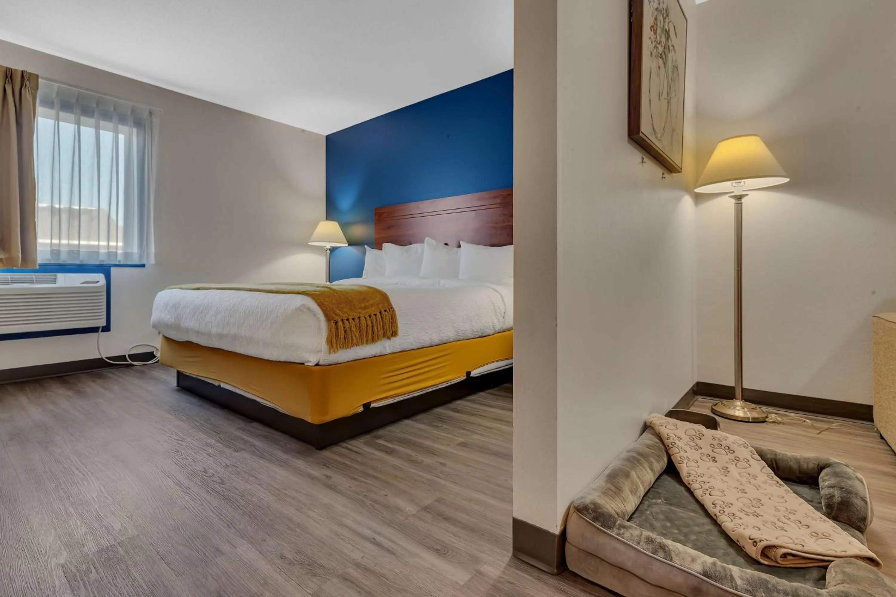 Bedroom, Bed in SureStay Hotel by Best Western Spicer