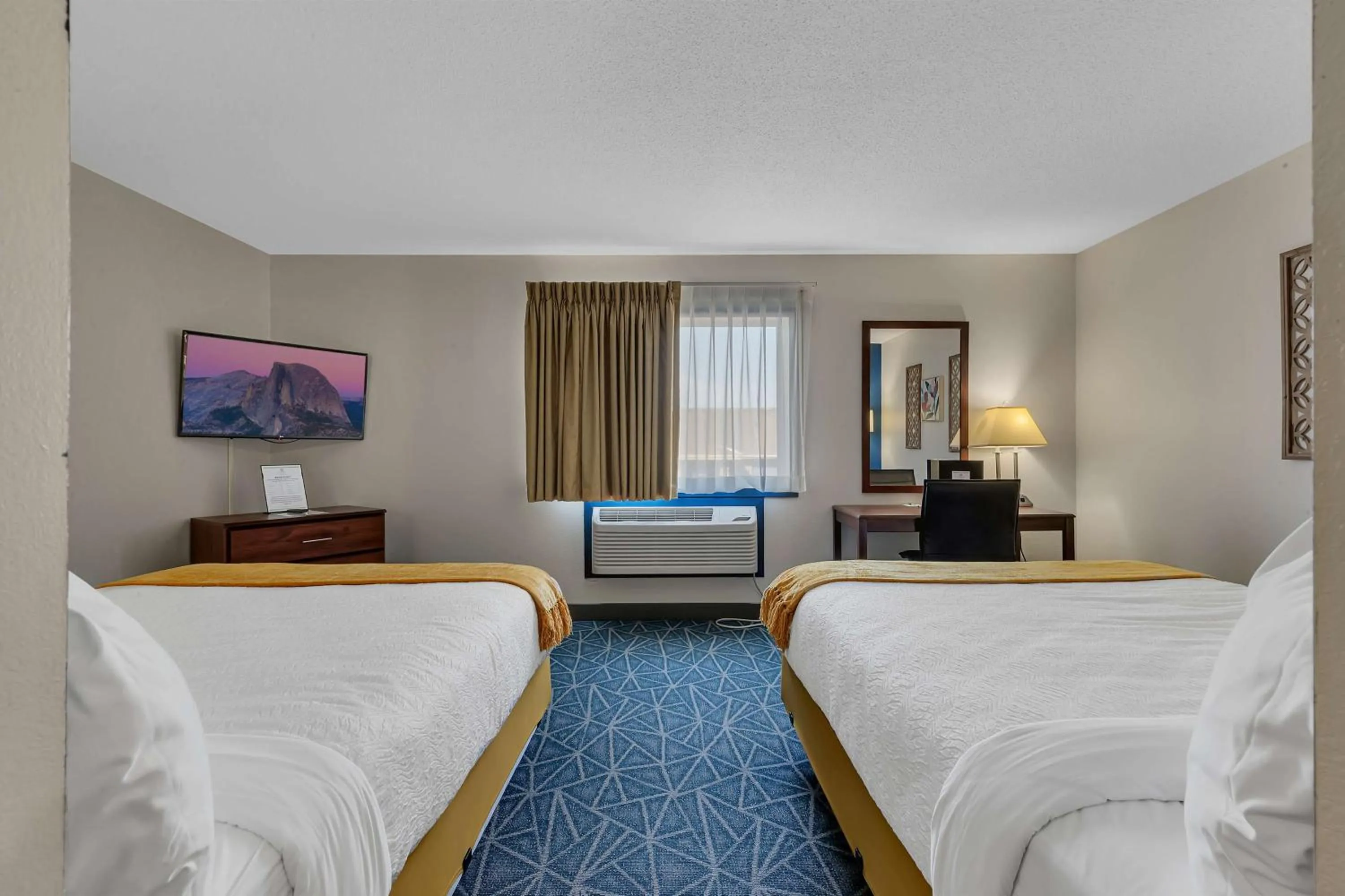 Bedroom, Bed in SureStay Hotel by Best Western Spicer