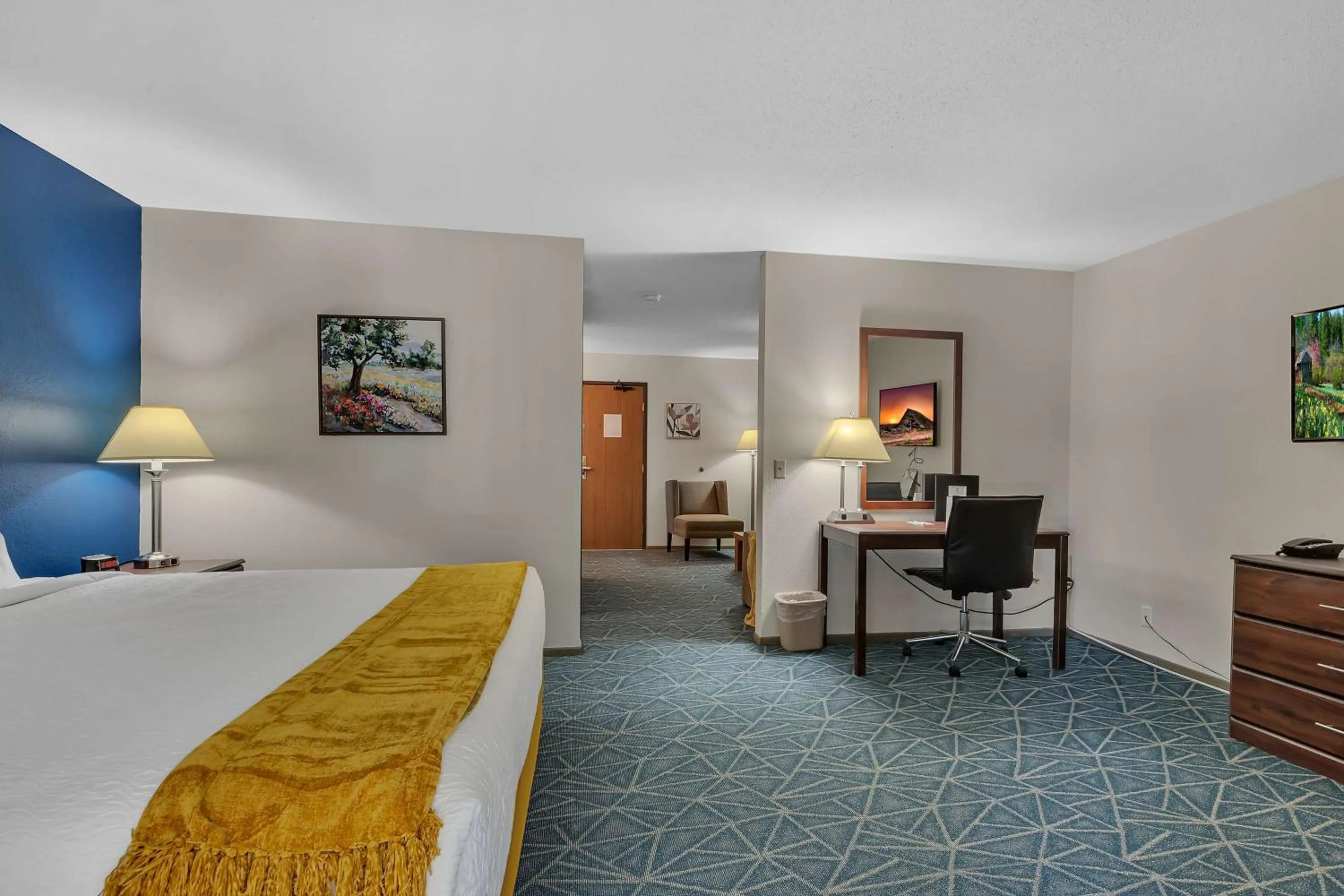 Bedroom, Bed in SureStay Hotel by Best Western Spicer