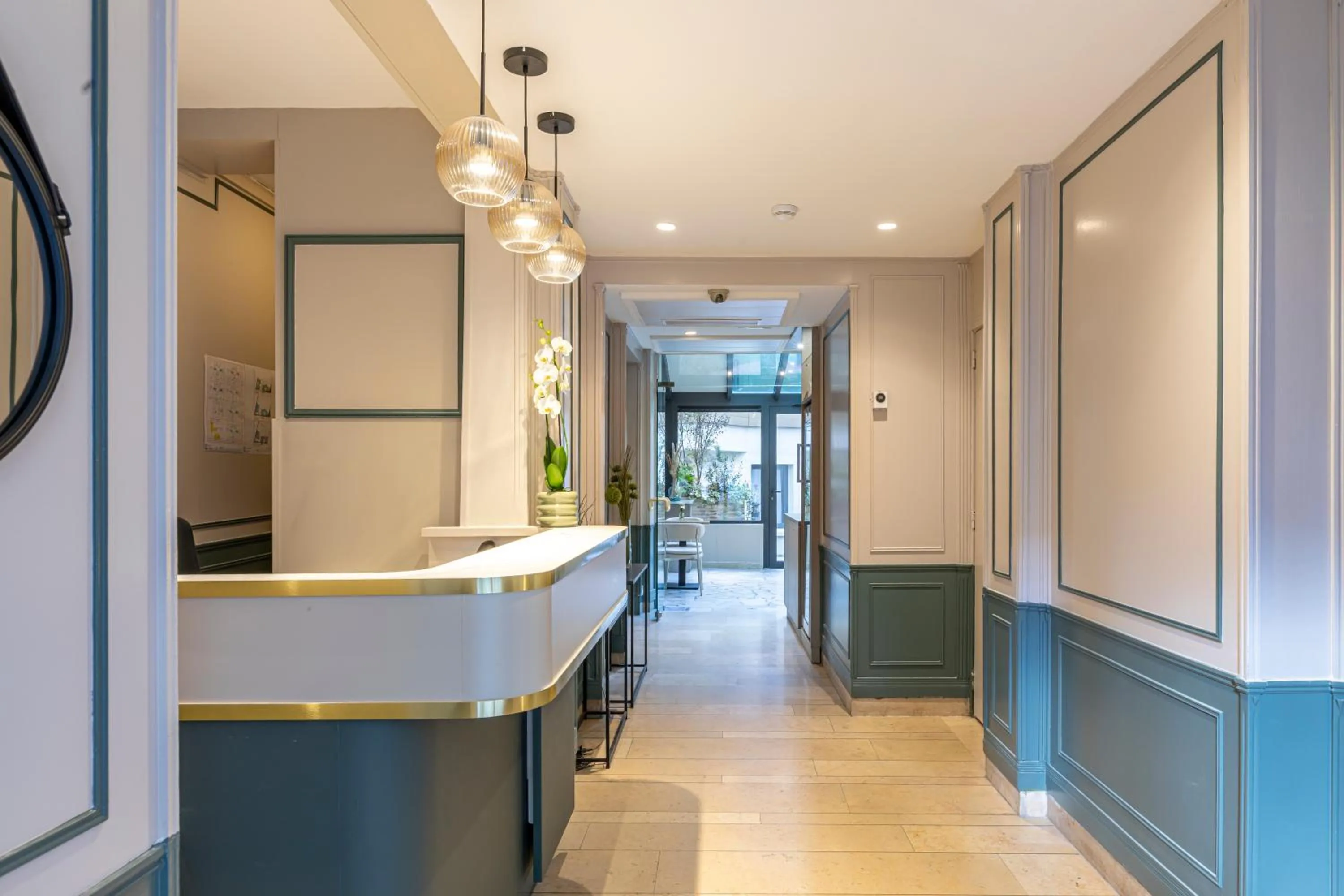 Lobby or reception in Hôtel Montcalm