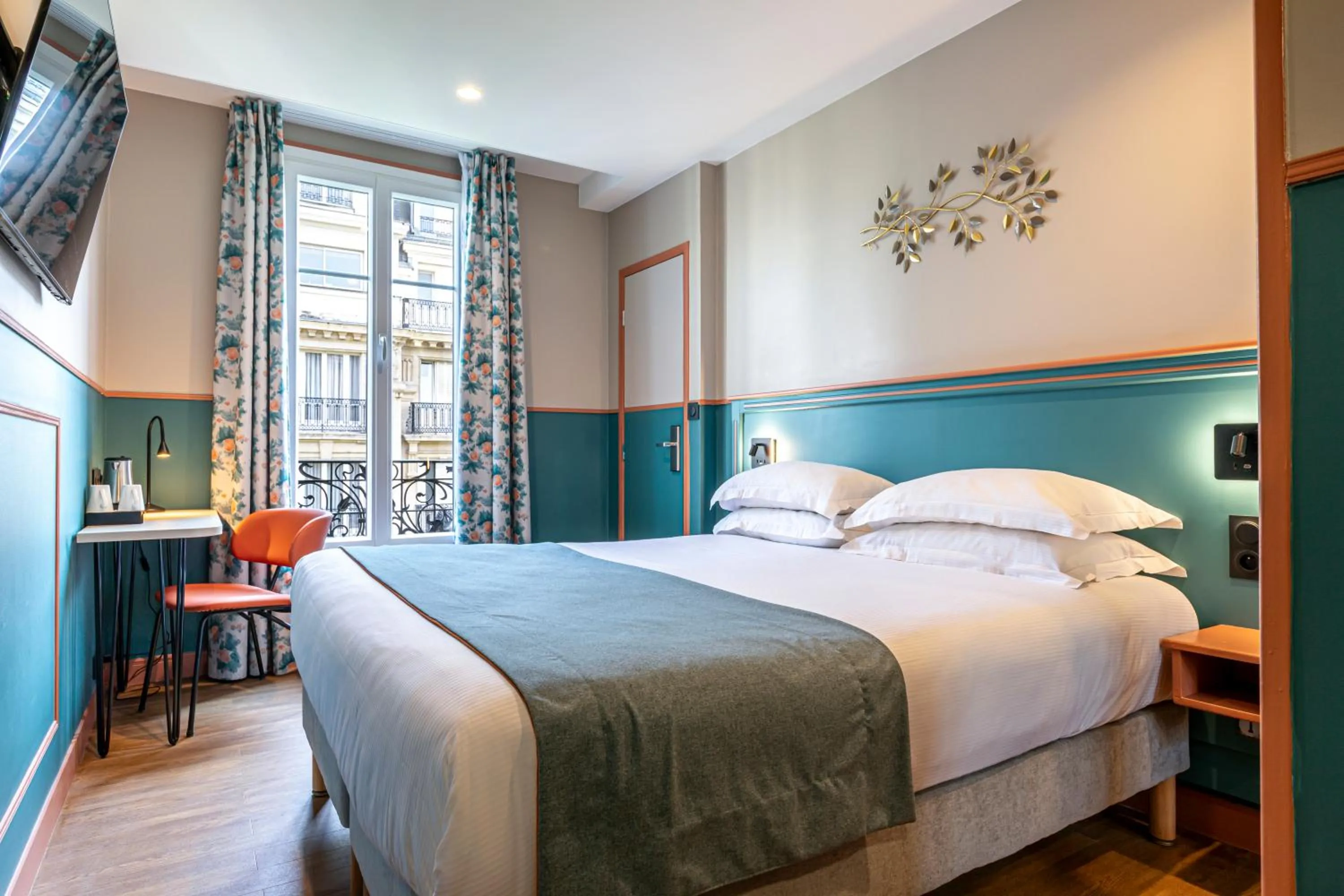 Bedroom, Bed in Hôtel Montcalm