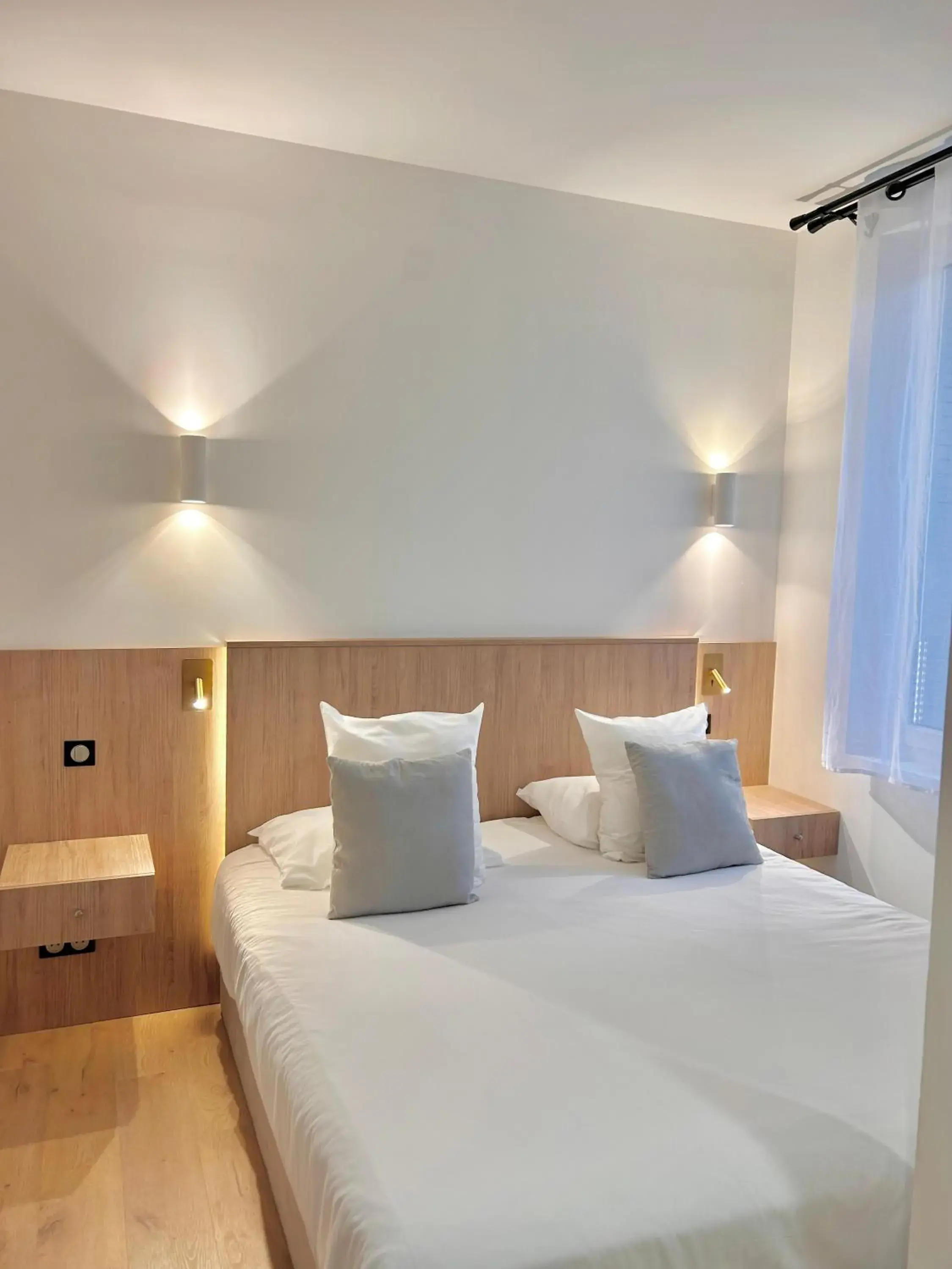 Double Room - Reserved for Disability Access - Ground floor in Hôtel Les Deux Coteaux Double Room - Reserved for Disability Access - Ground floor in Hôtel Les Deux Coteaux