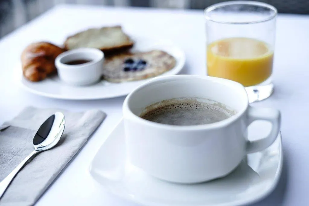 Breakfast in Hôtel Les Deux Coteaux