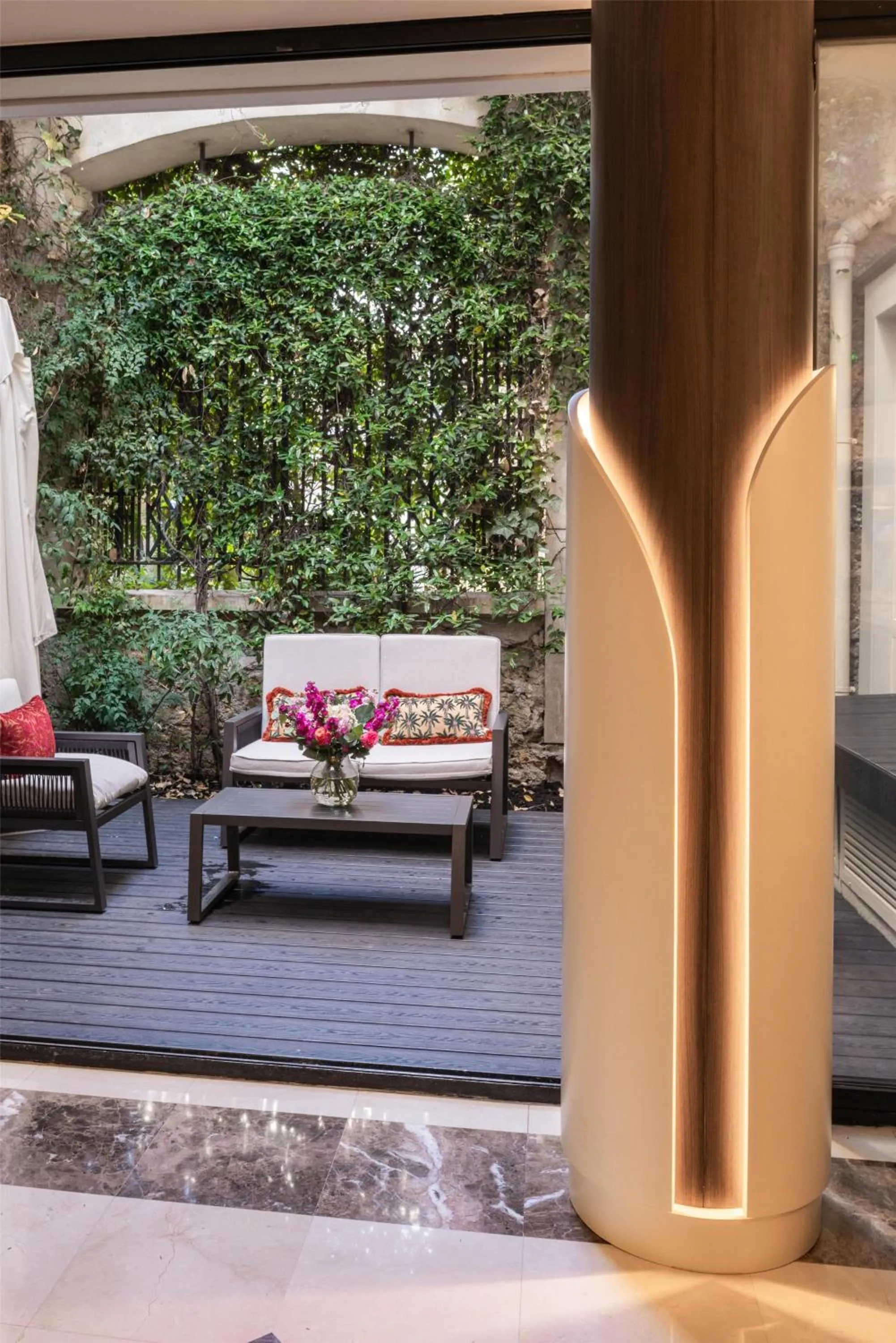 Property building in Best Western Au Trocadéro