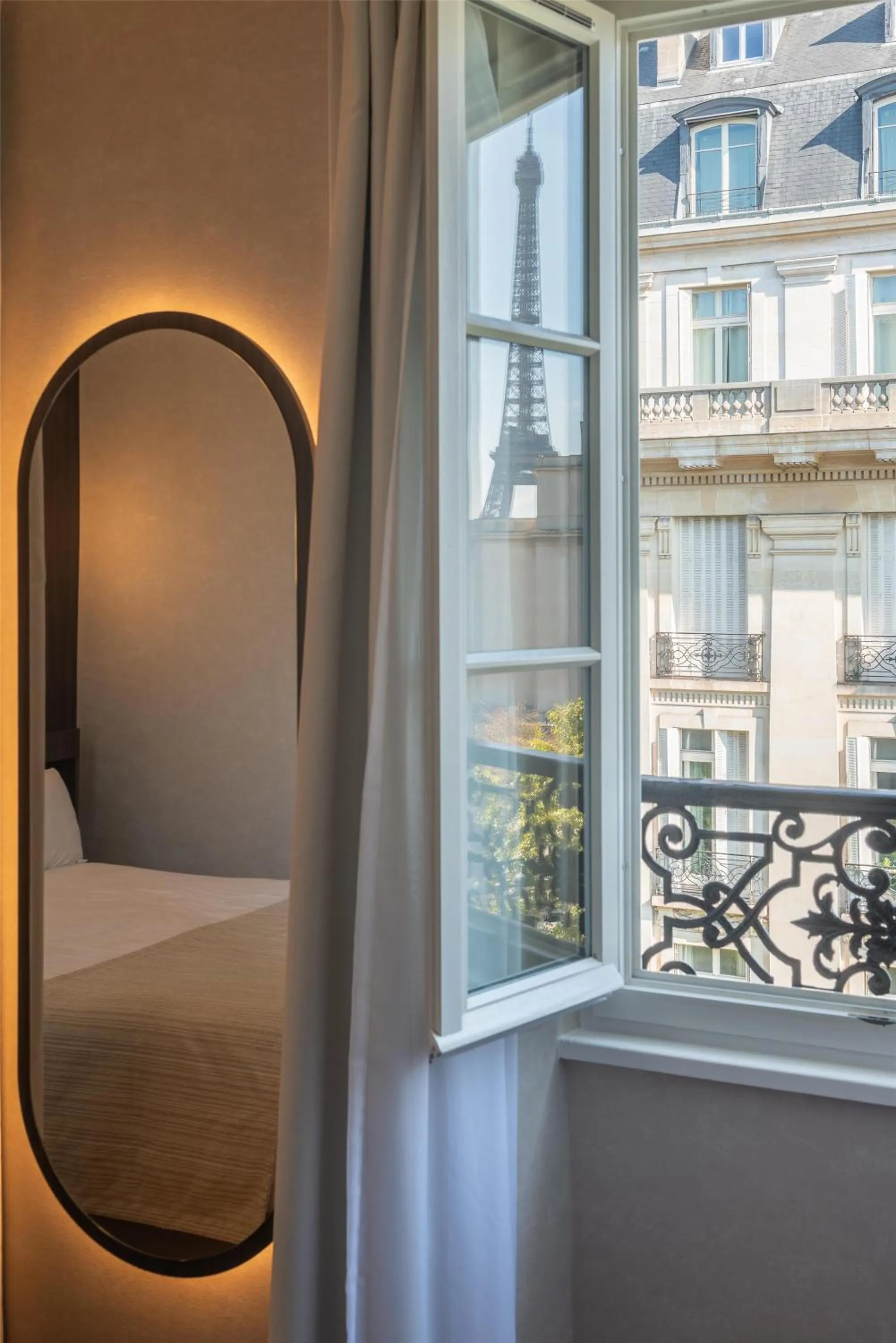 Bedroom, Bed in Best Western Au Trocadéro