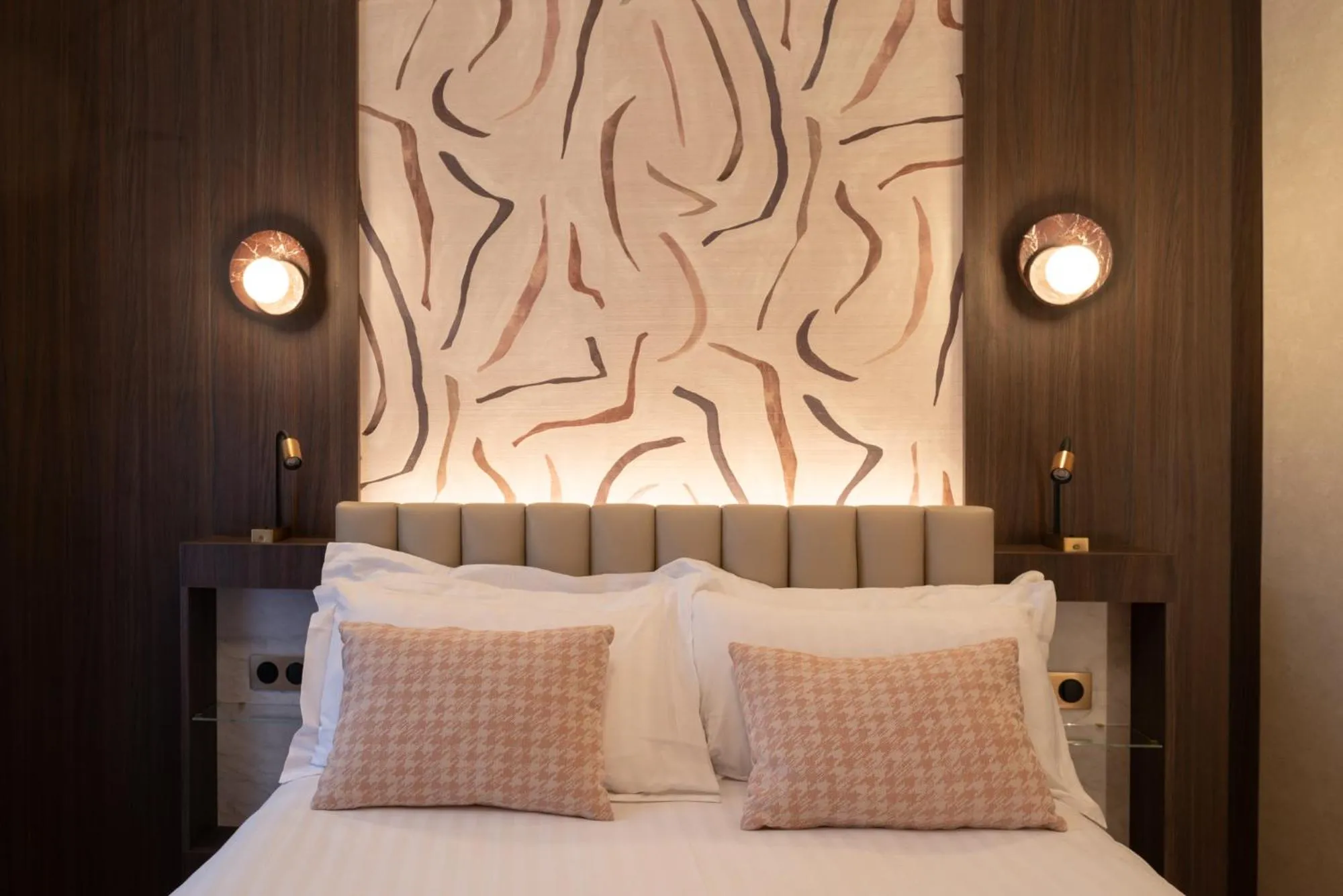 Property building, Bed in Best Western Au Trocadéro