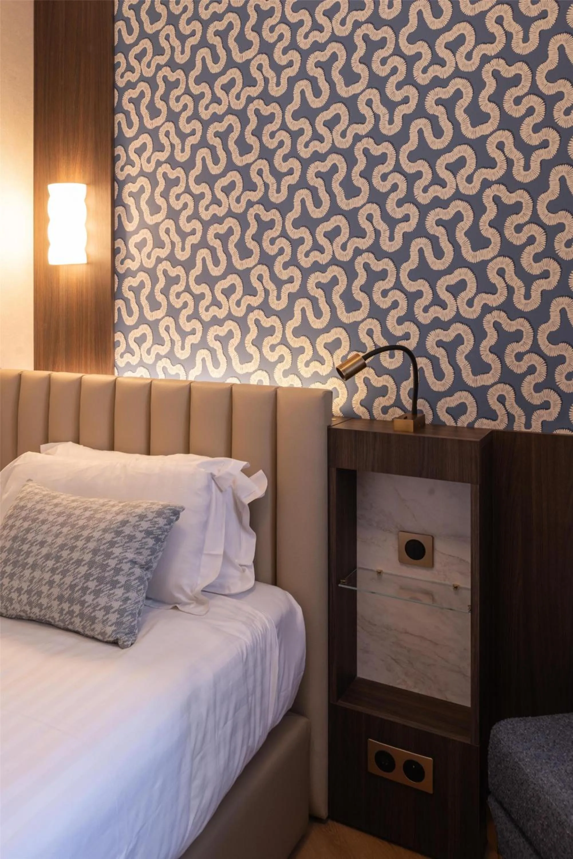 Bedroom, Bed in Best Western Au Trocadéro