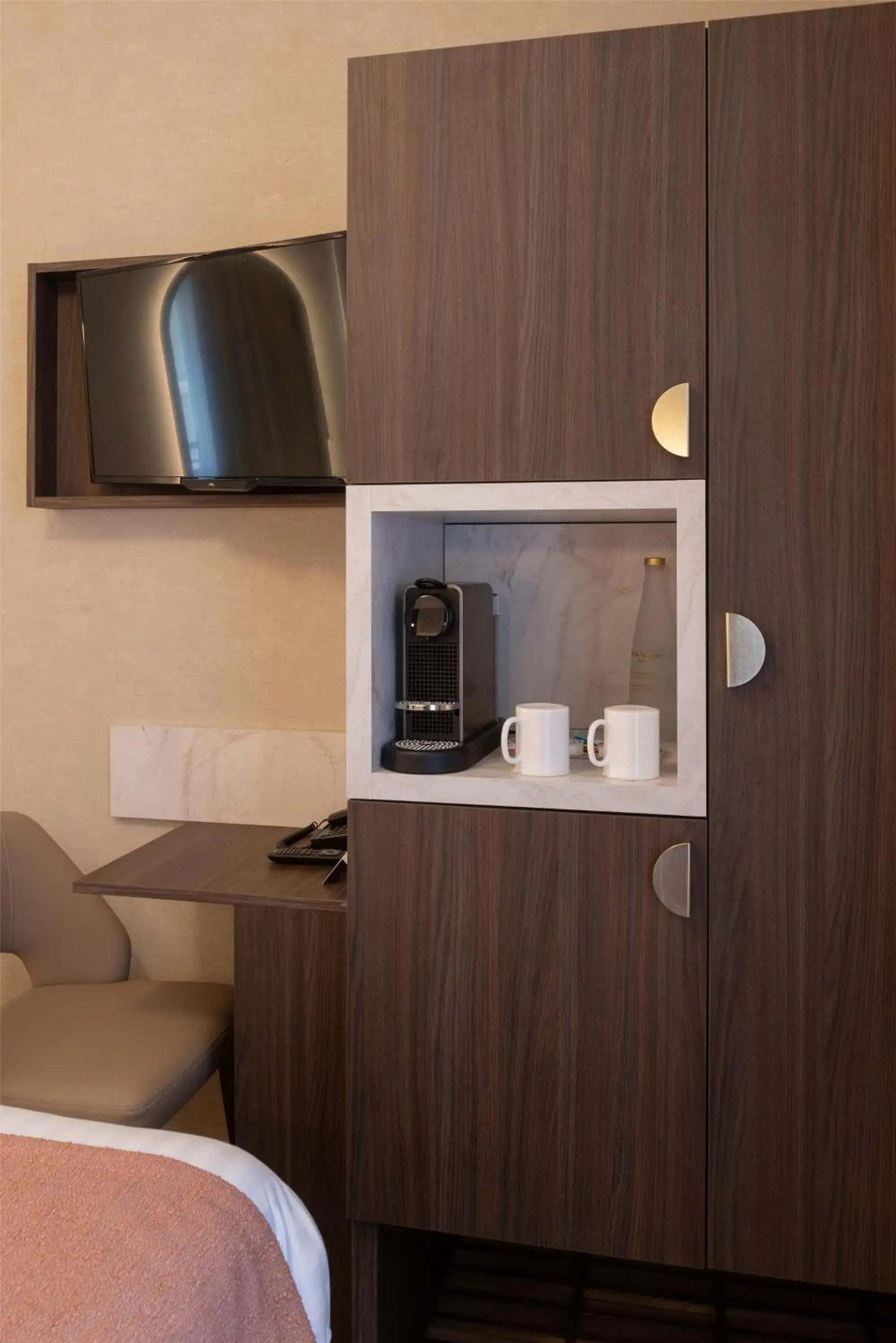 Bedroom, Bed in Best Western Au Trocadéro Bedroom, Bed in Best Western Au Trocadéro