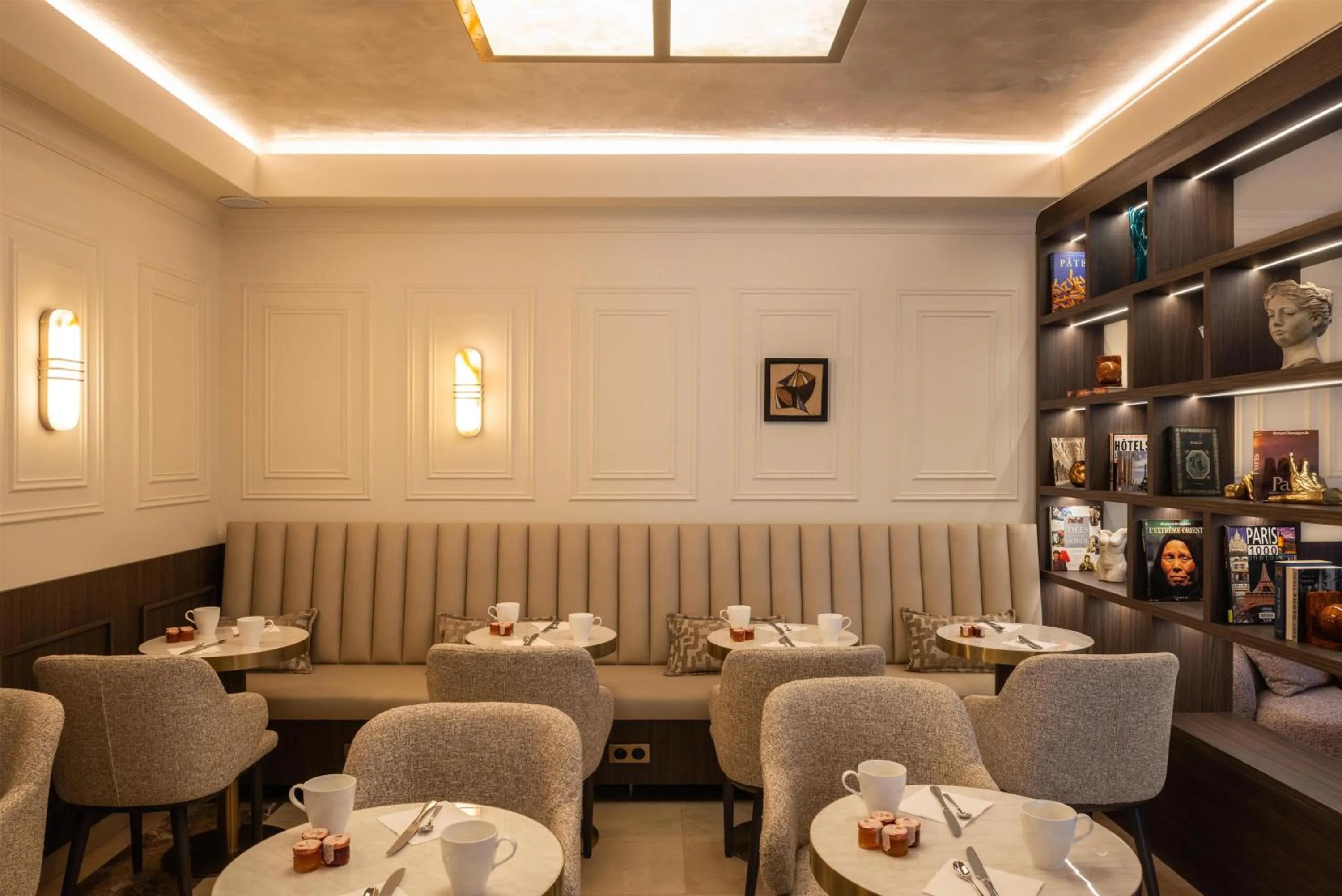 Breakfast in Best Western Au Trocadéro