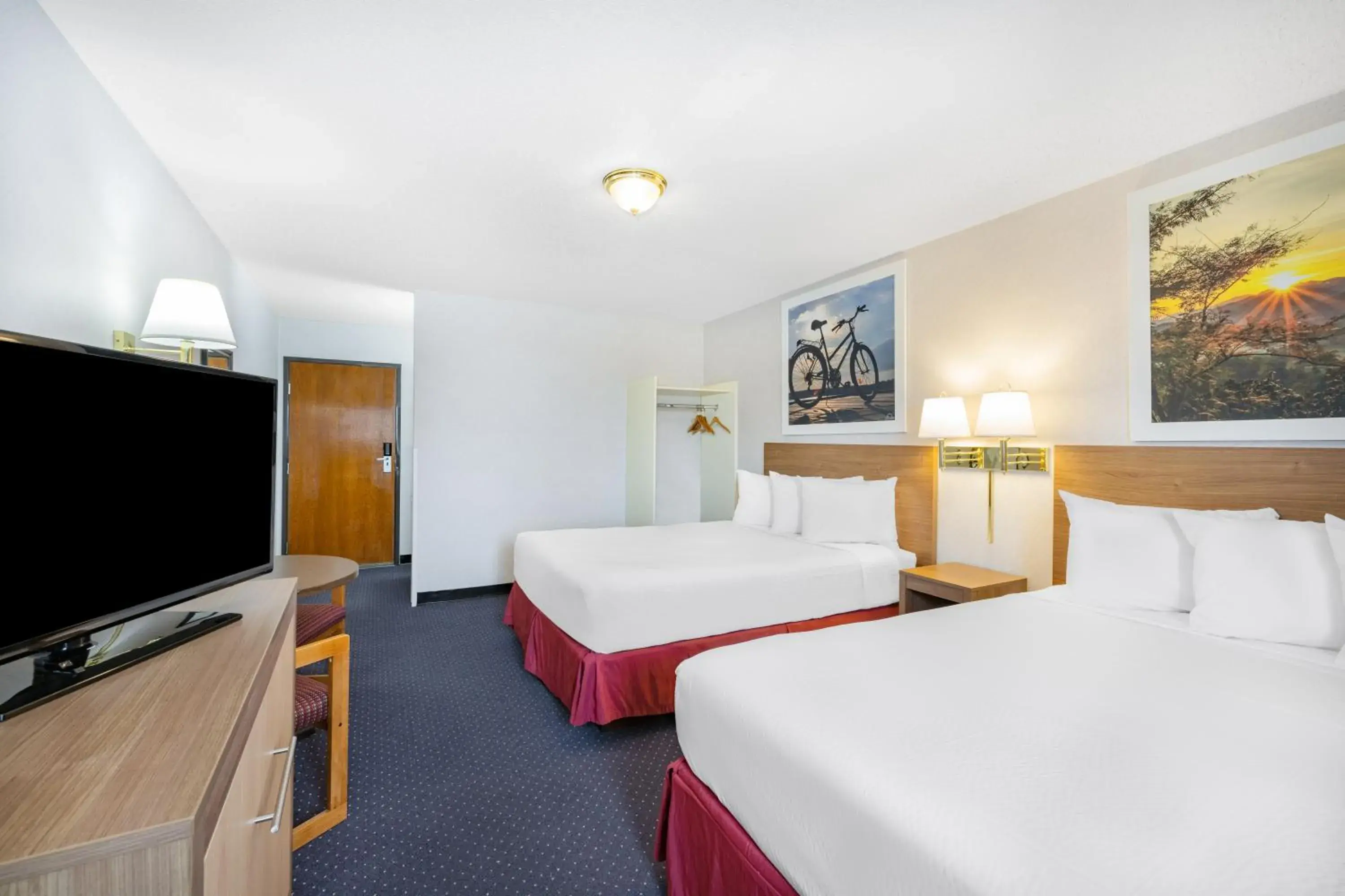 Bed in Days Inn by Wyndham Monticello Bed in Days Inn by Wyndham Monticello