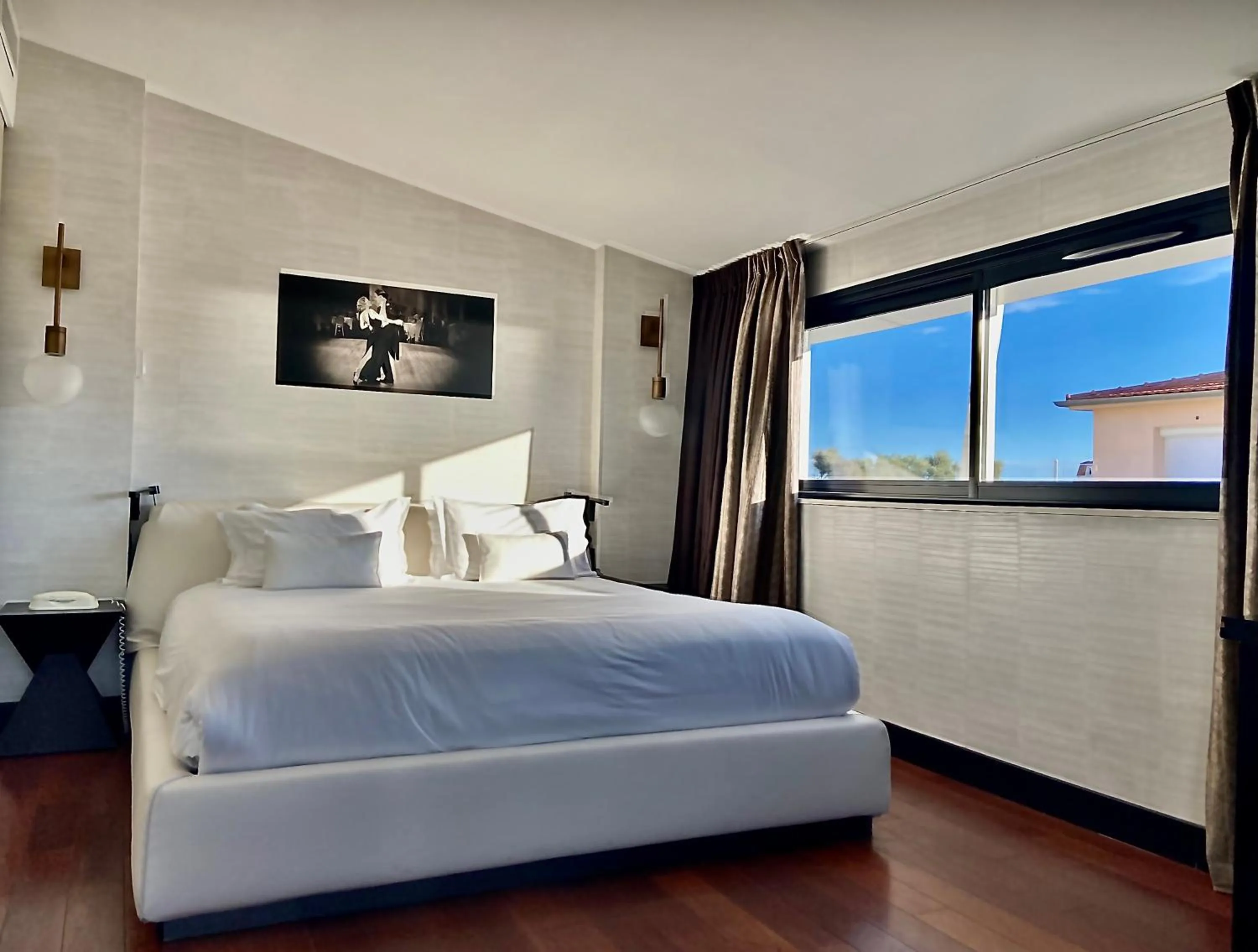 City view, Bed in Hôtel Cannes Centre Univers