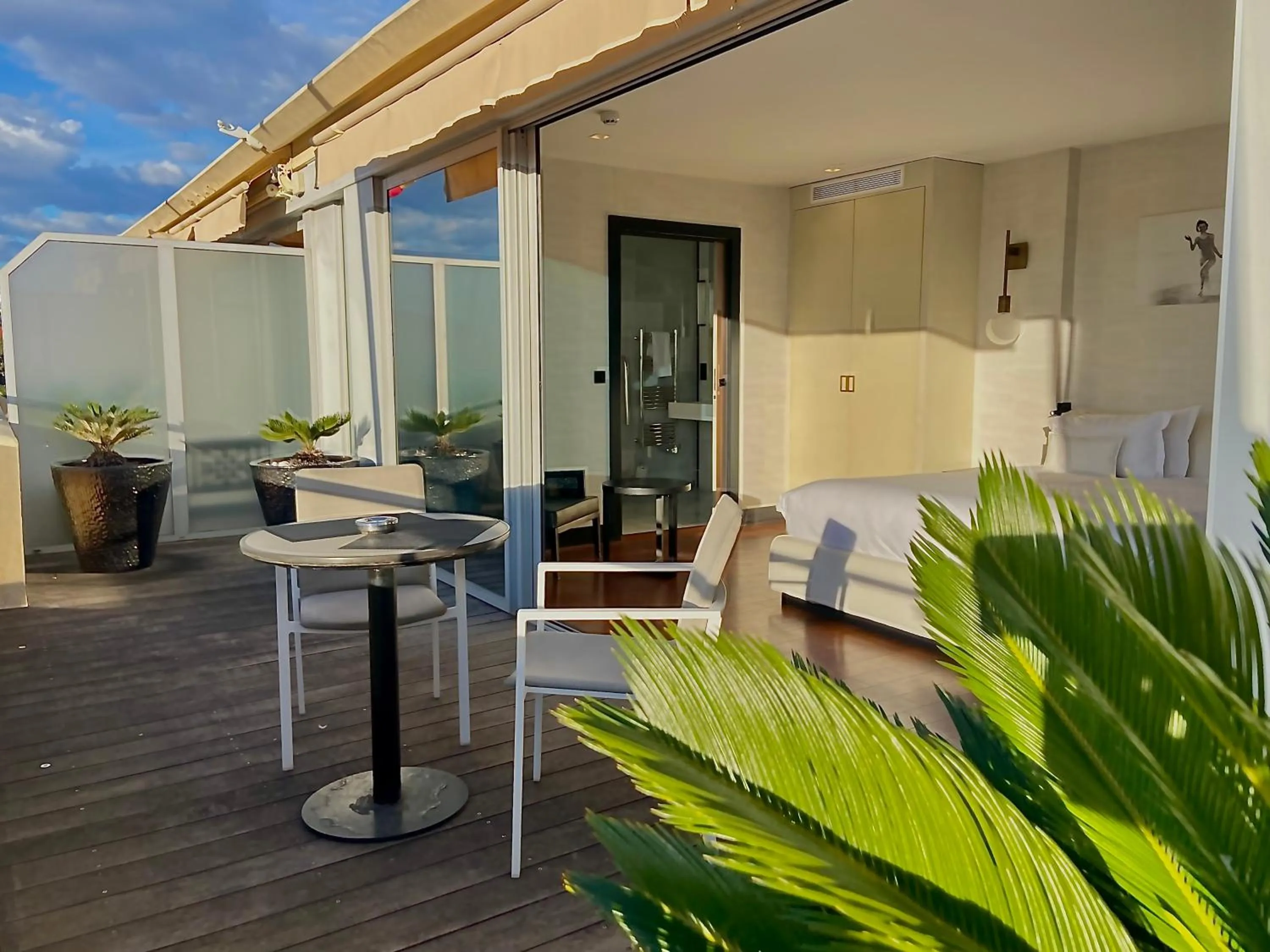 Property building in Hôtel Cannes Centre Univers