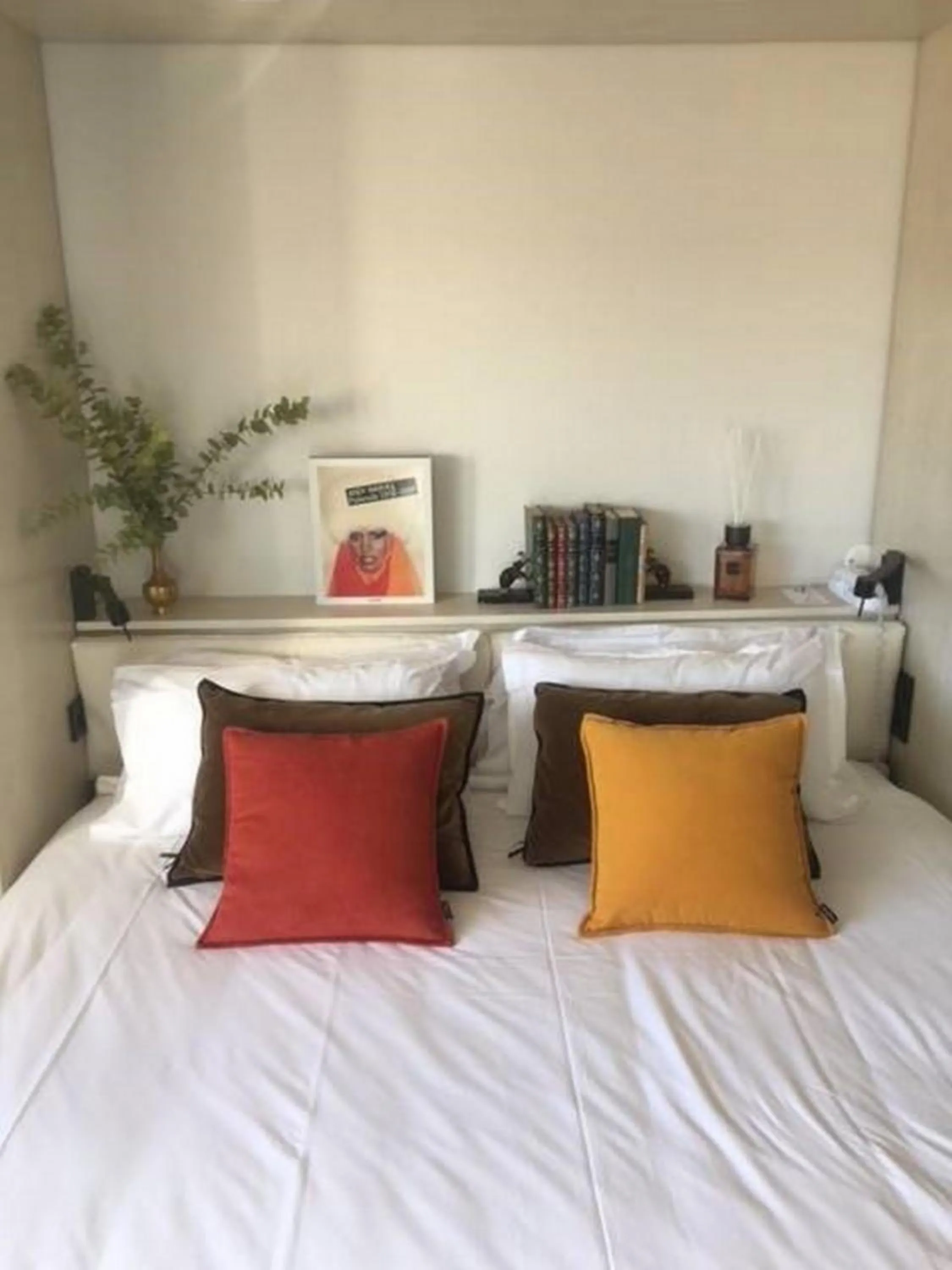 Bed in Hôtel Cannes Centre Univers