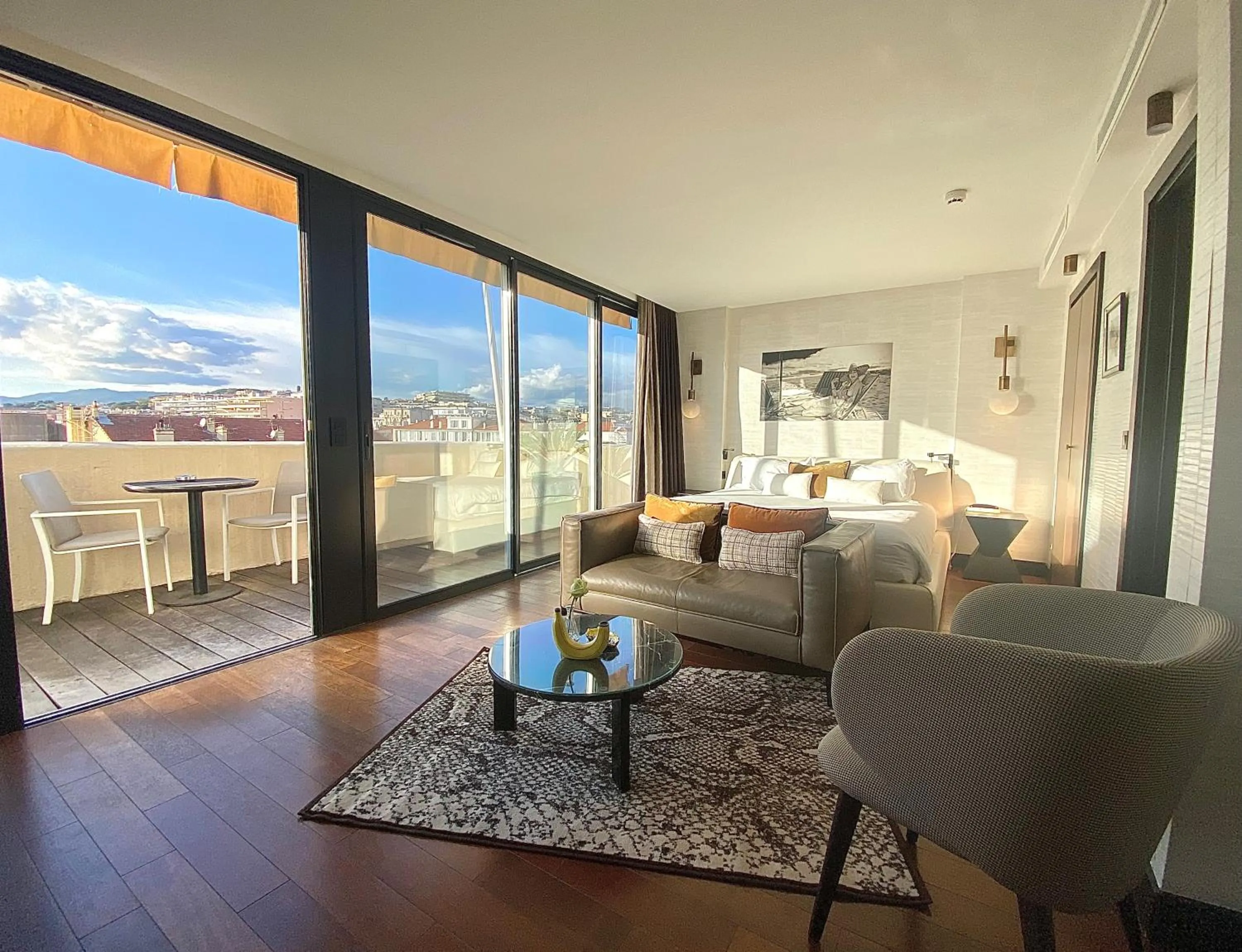 Property building in Hôtel Cannes Centre Univers