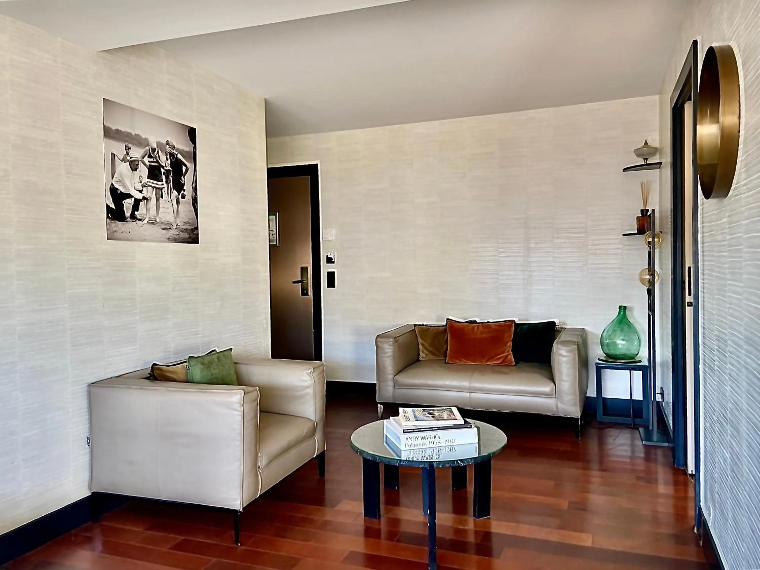 Seating area in Hôtel Cannes Centre Univers