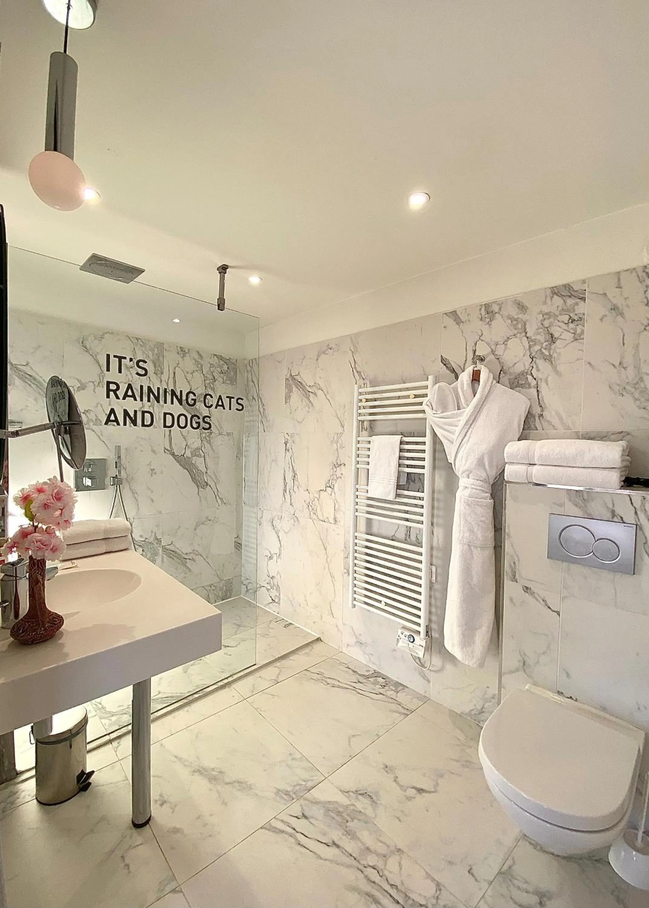 Property building in Hôtel Cannes Centre Univers