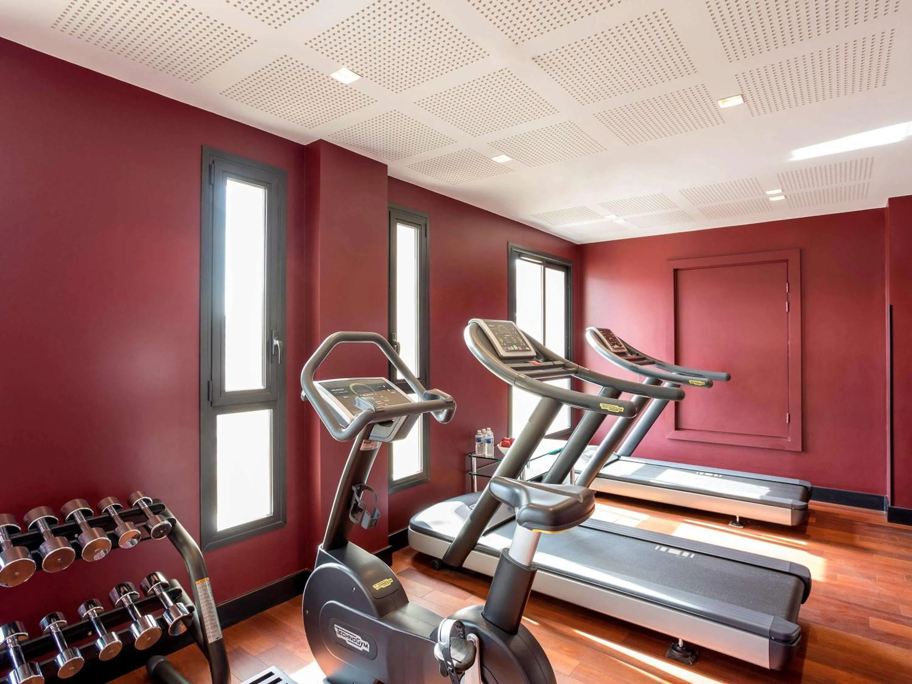 Fitness centre/facilities in Hôtel Cannes Centre Univers