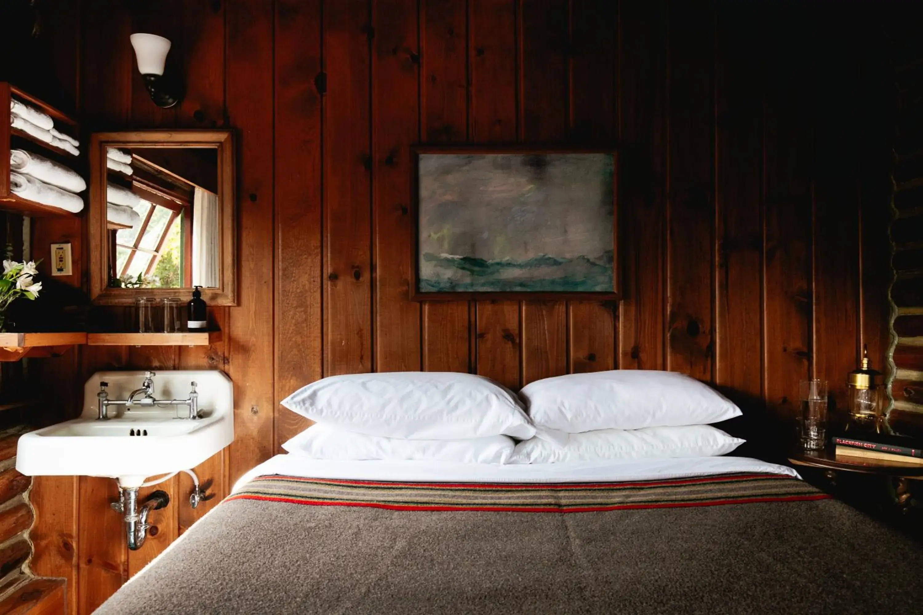 Bed in Captain Whidbey Bed in Captain Whidbey