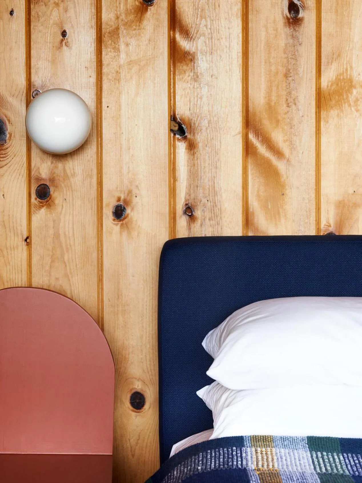 Bed in Captain Whidbey