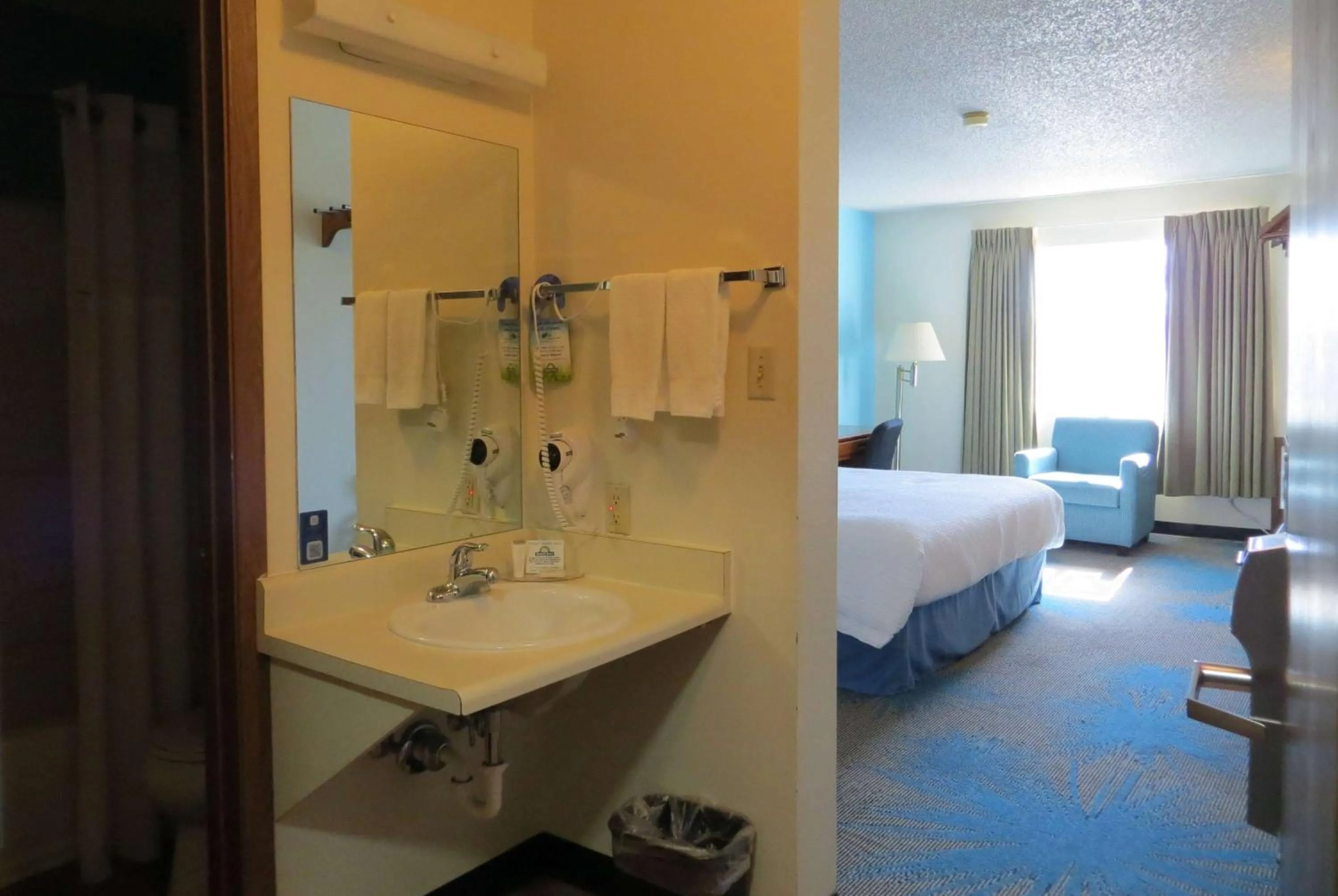 Photo of the whole room, Bed in Days Inn by Wyndham Alamosa