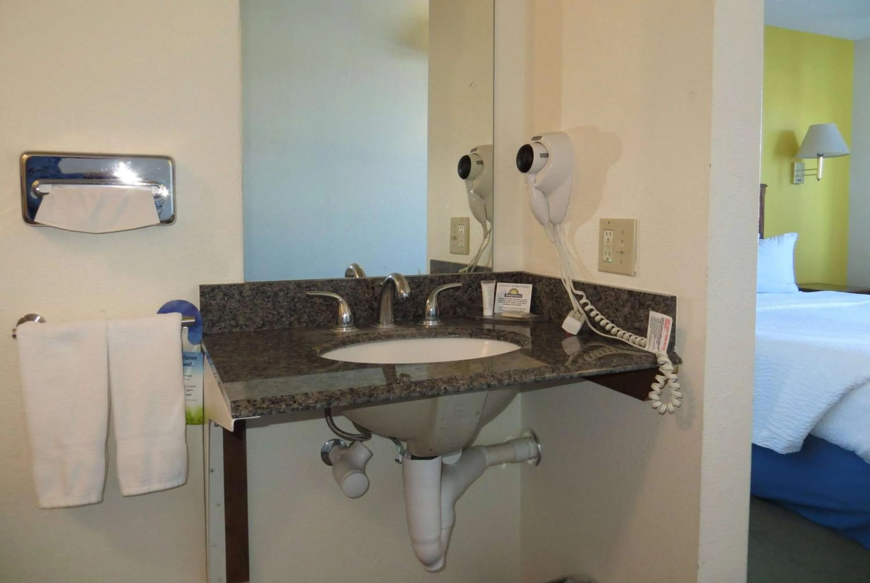 Photo of the whole room, Bed in Days Inn by Wyndham Alamosa