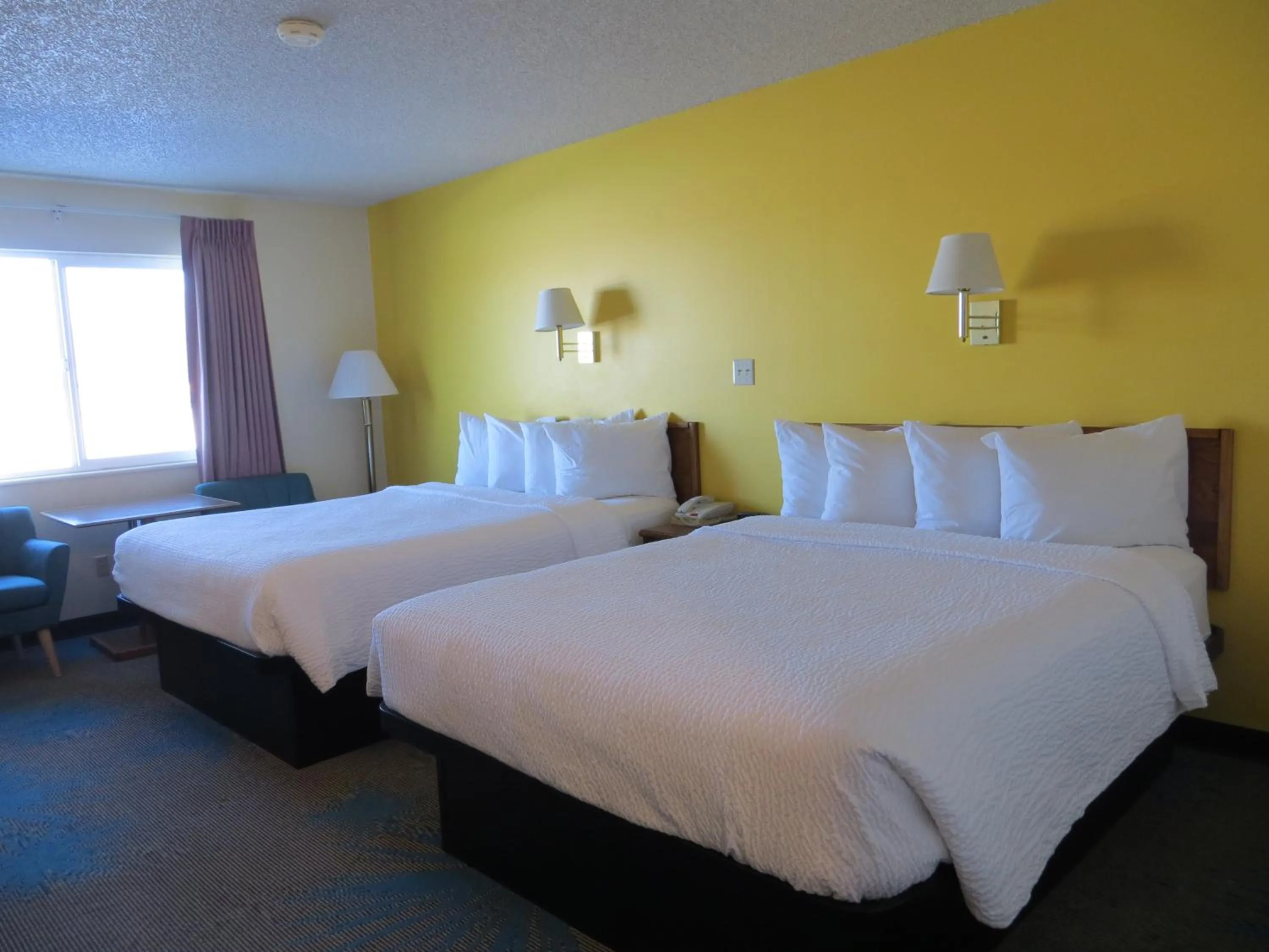 Photo of the whole room, Bed in Days Inn by Wyndham Alamosa