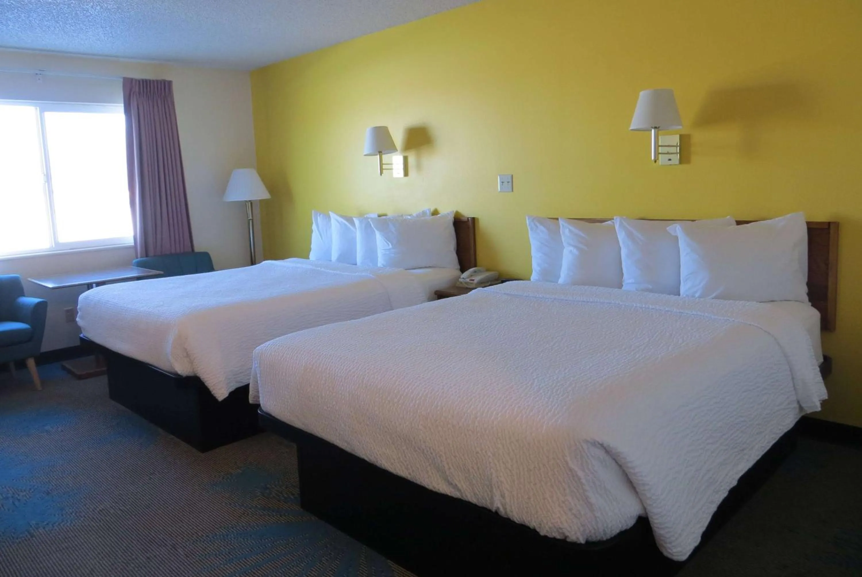 Photo of the whole room, Bed in Days Inn by Wyndham Alamosa