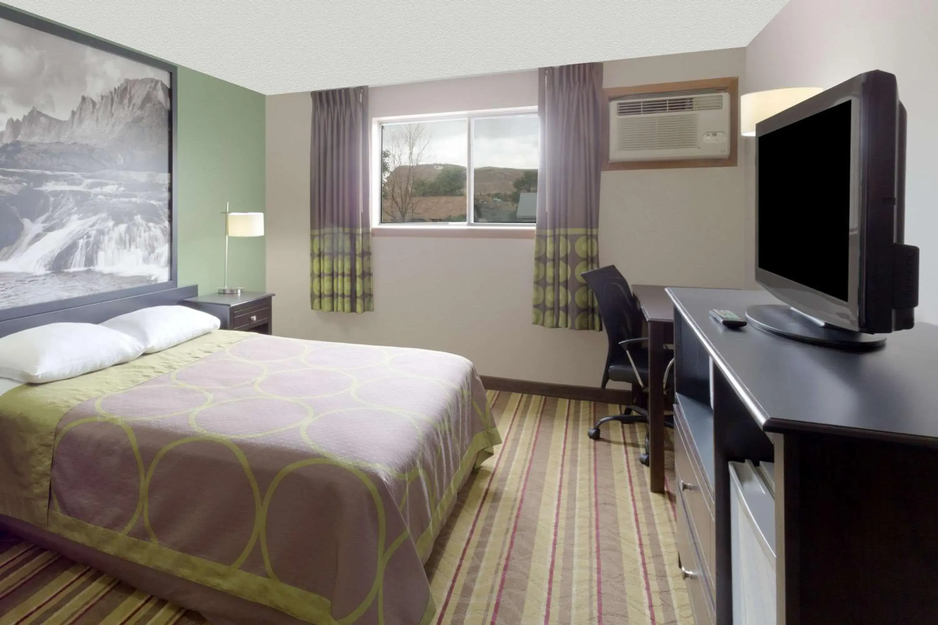 Queen Room - Non-Smoking in Super 8 by Wyndham Green River Queen Room - Non-Smoking in Super 8 by Wyndham Green River