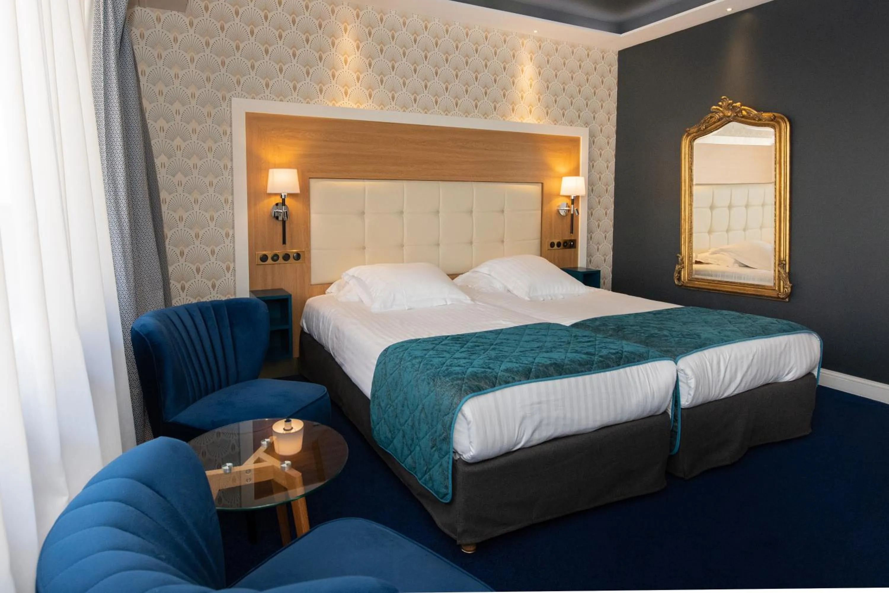 Bed in Splendid Hotel & Spa Nice