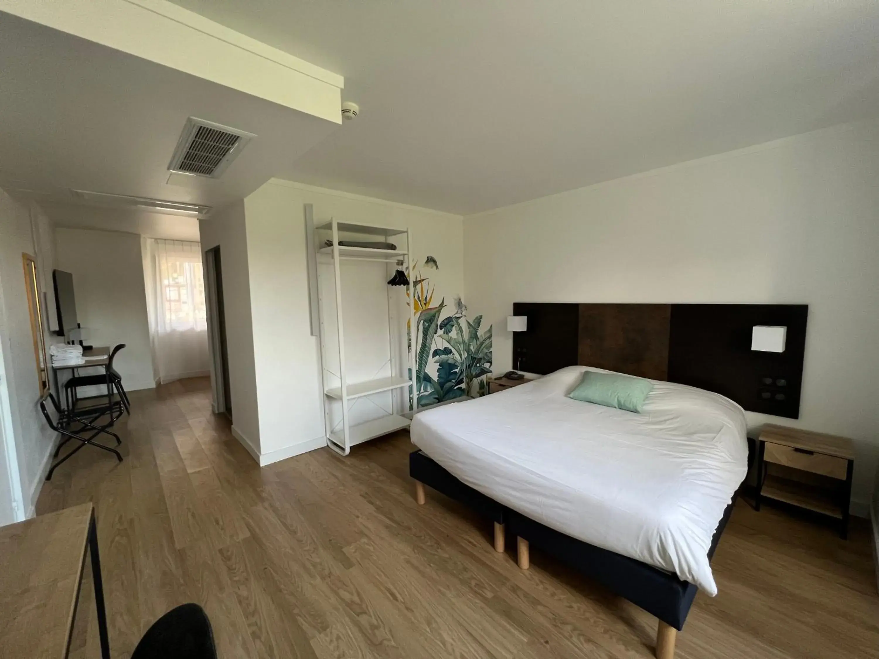 Bedroom, Bed in Hotel Abbaye du Golf de Lésigny Bedroom, Bed in Hotel Abbaye du Golf de Lésigny