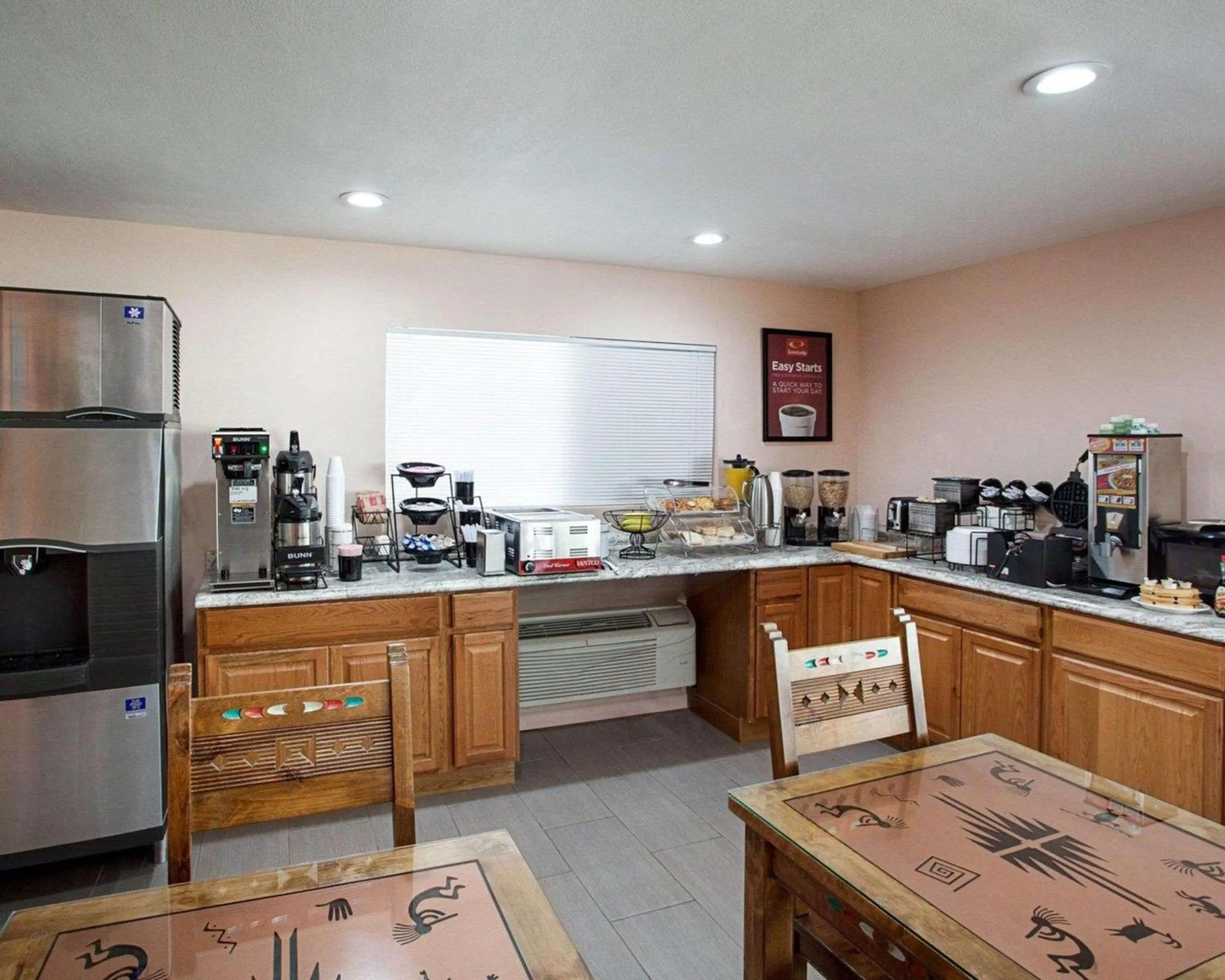 Restaurant/places to eat in Econo Lodge Phillipsburg