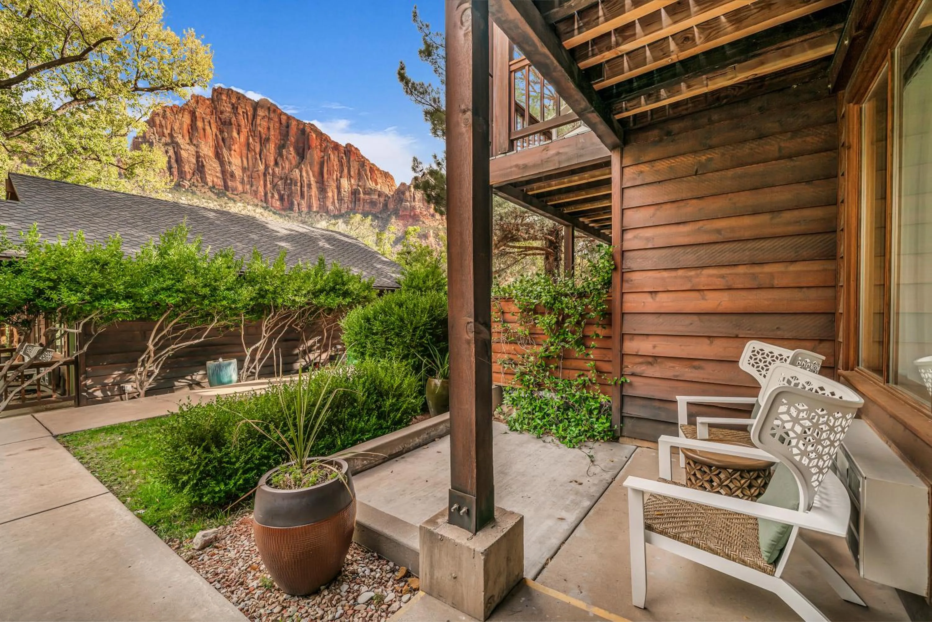 Mountain view in Flanigan`s Resort and Spa