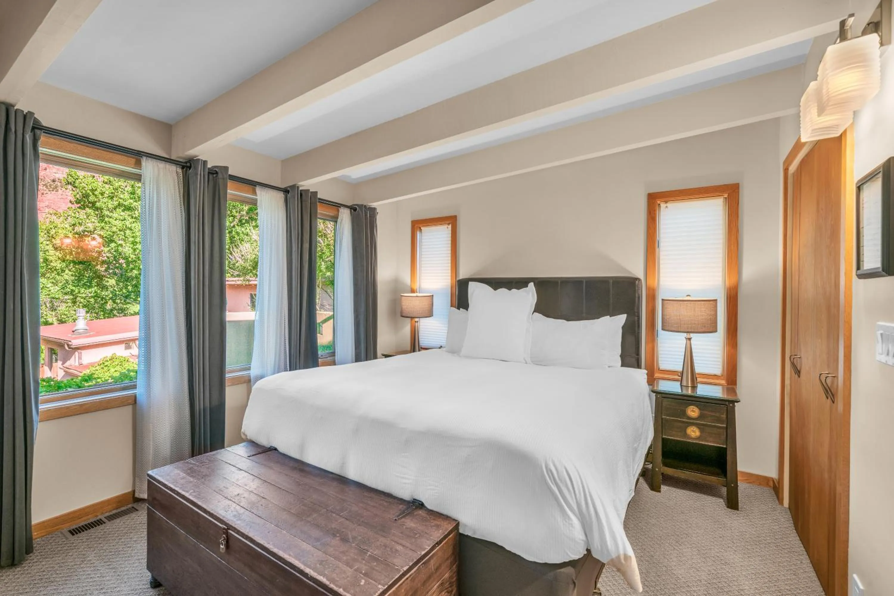 Bedroom, Bed in Flanigan`s Resort and Spa