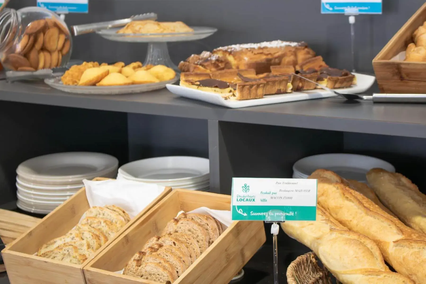 Buffet breakfast in Brit Hotel Mâcon Centre Gare Buffet breakfast in Brit Hotel Mâcon Centre Gare