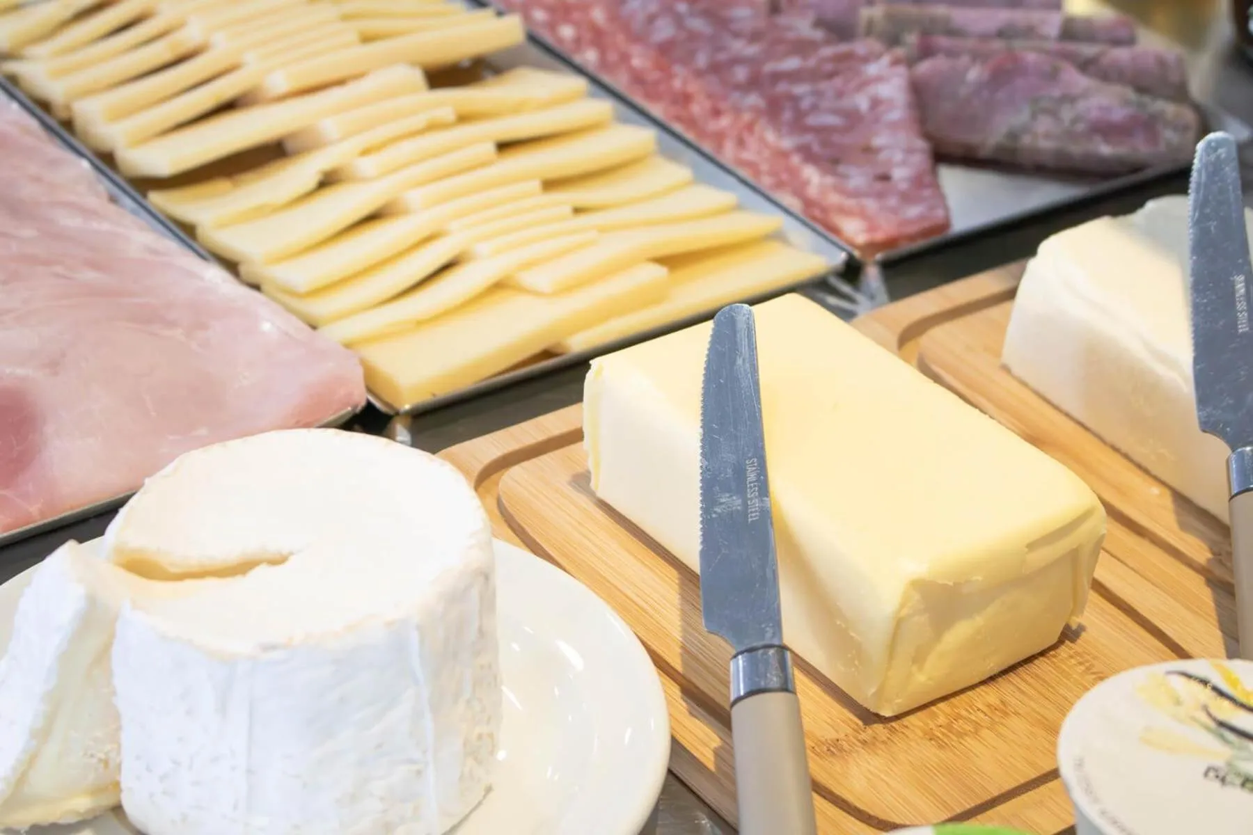 Buffet breakfast in Brit Hotel Mâcon Centre Gare