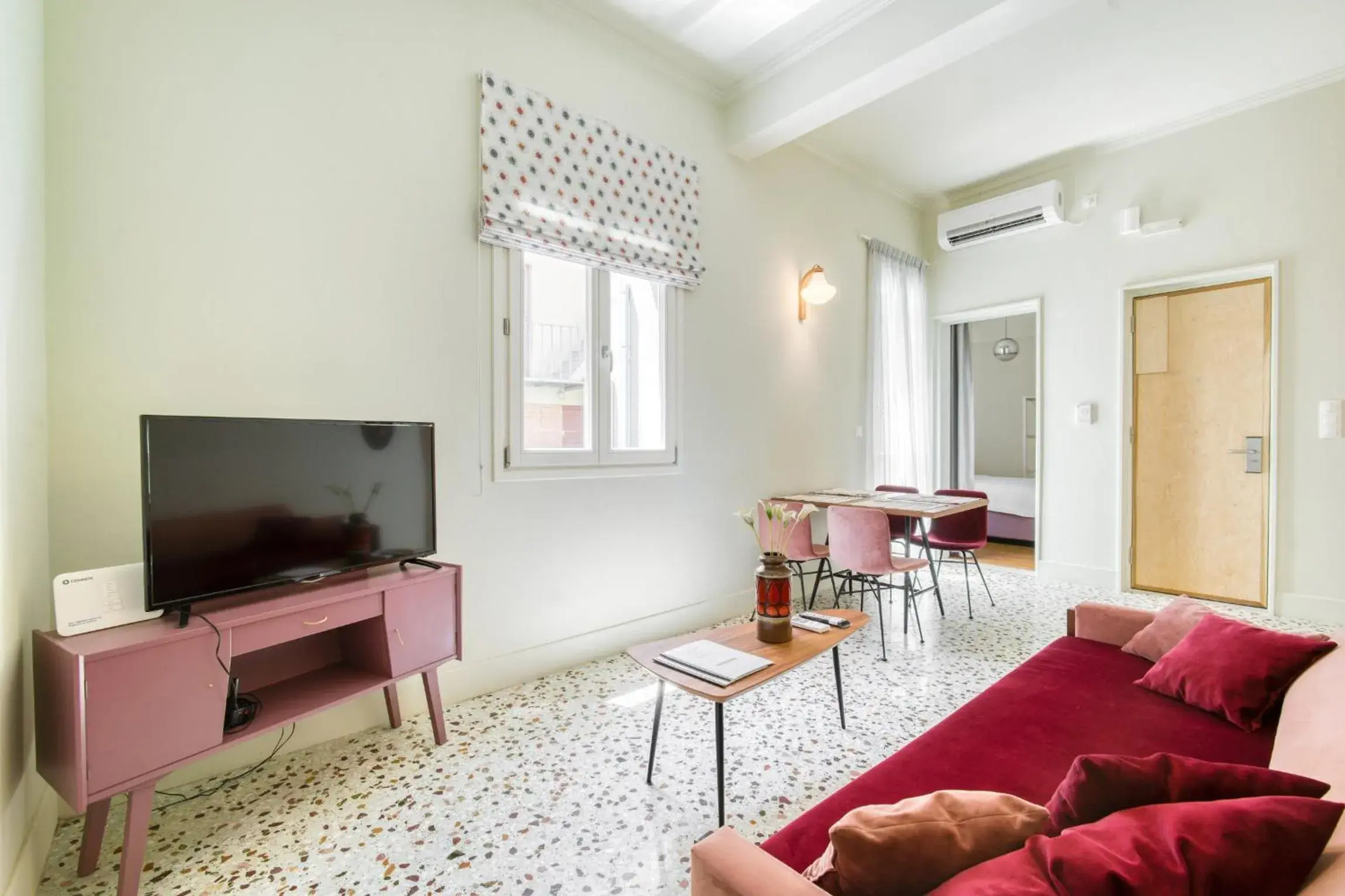 TV and multimedia in KERAMOS Athens TV and multimedia in KERAMOS Athens