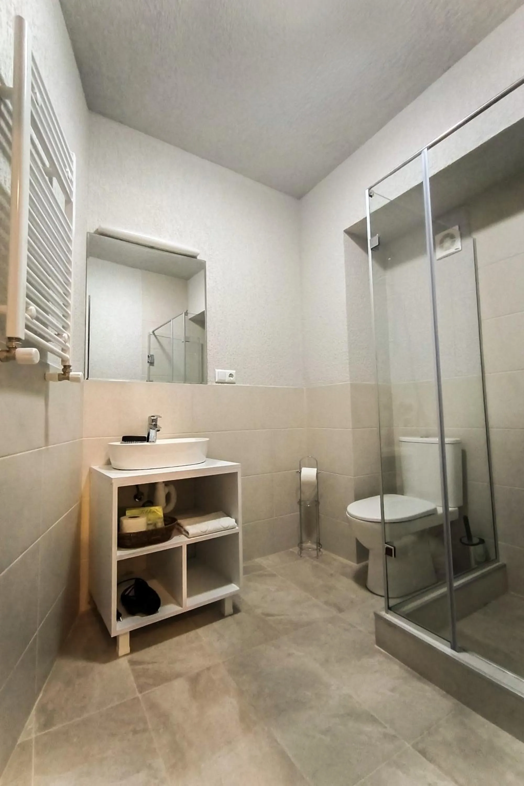 Bathroom in Tea for Two Hotel